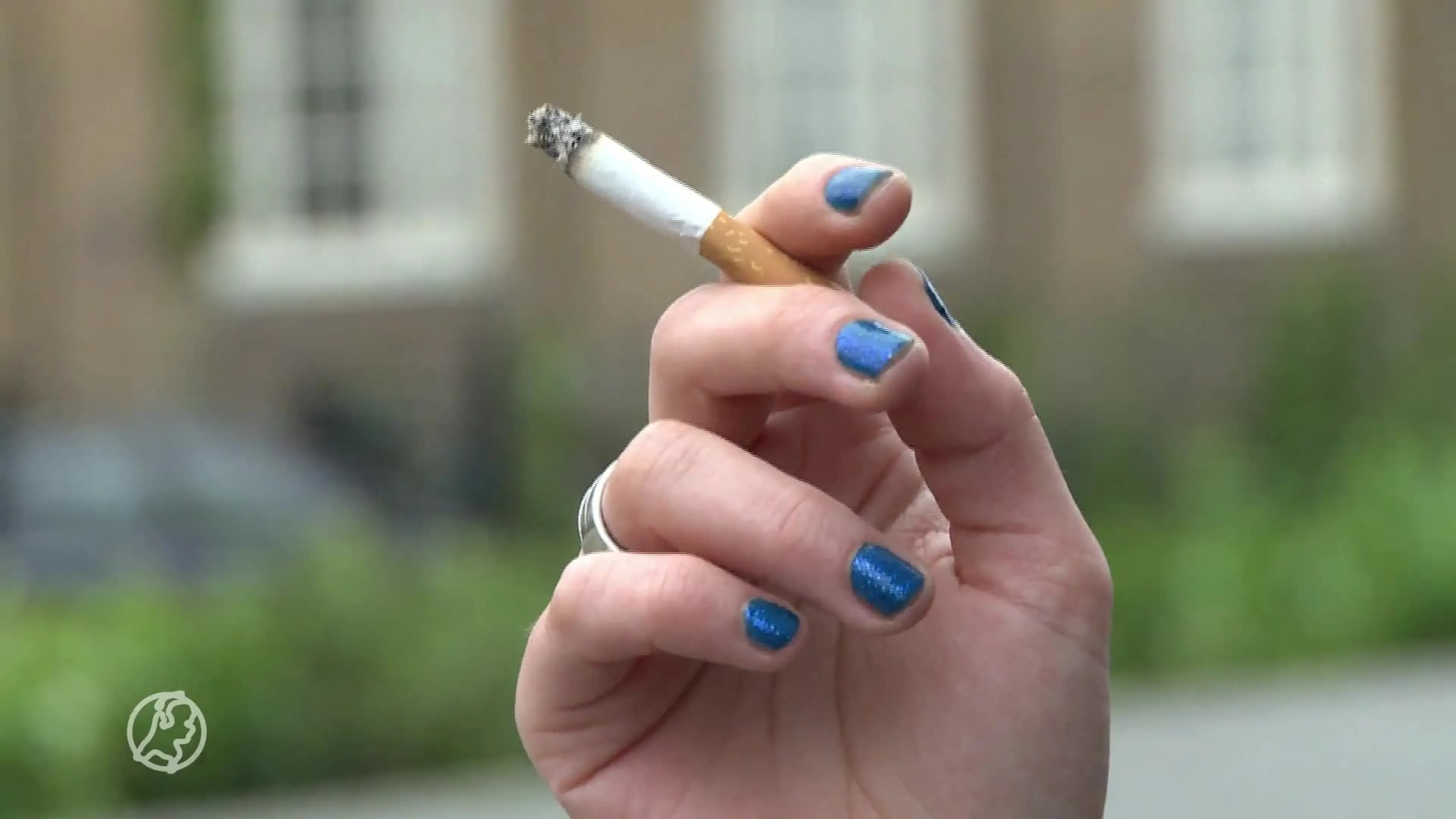 Verkoper baalt van duurdere tabak, maar rokers geholpen: 'Ik ga stoppen'