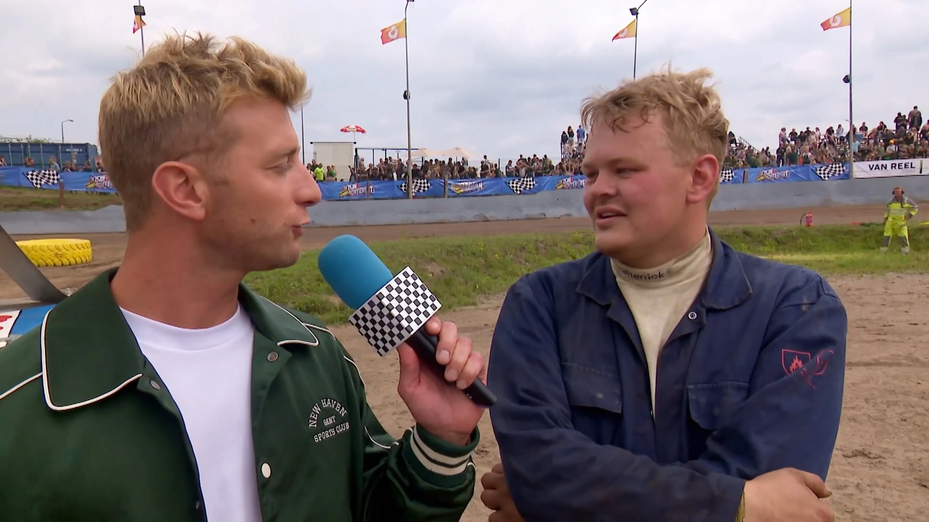 Sander rijdt de verkeerde kant op in de finale
