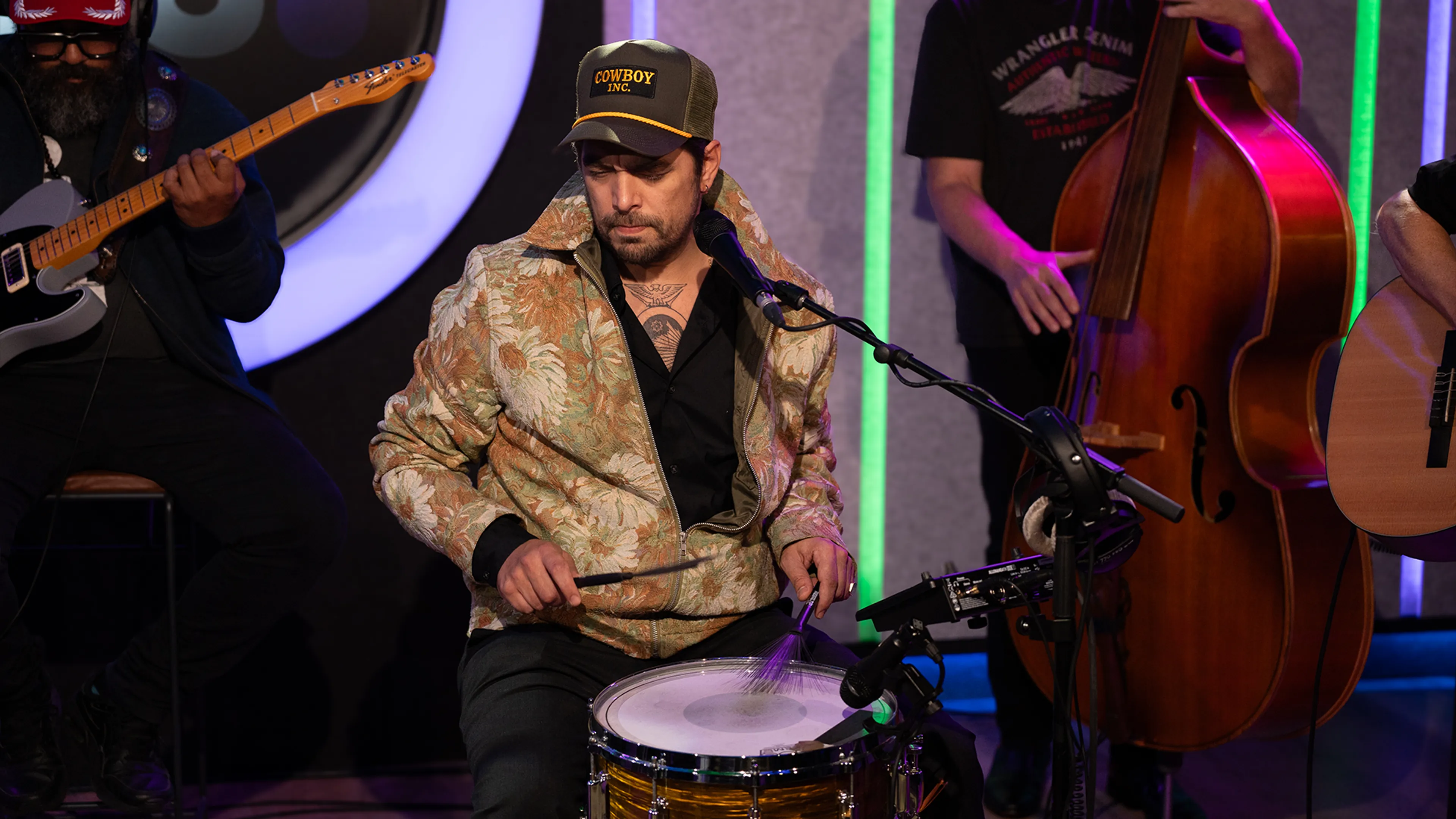 Waylon speelt Mind Over Matter bij Evers & co. op 538