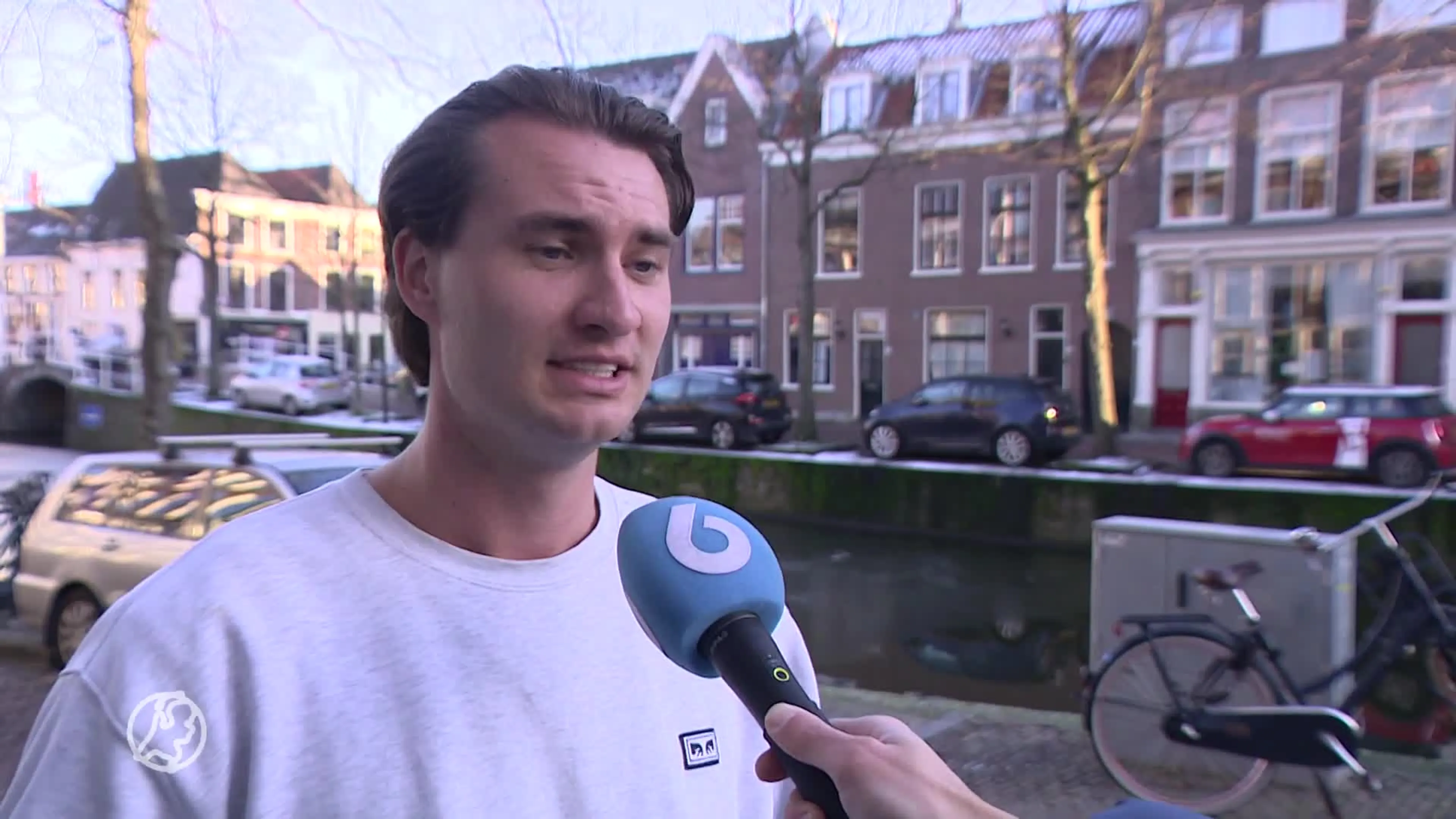 Max twijfelde geen seconde toen hij auto zag zinken: 'Moest nú handelen'