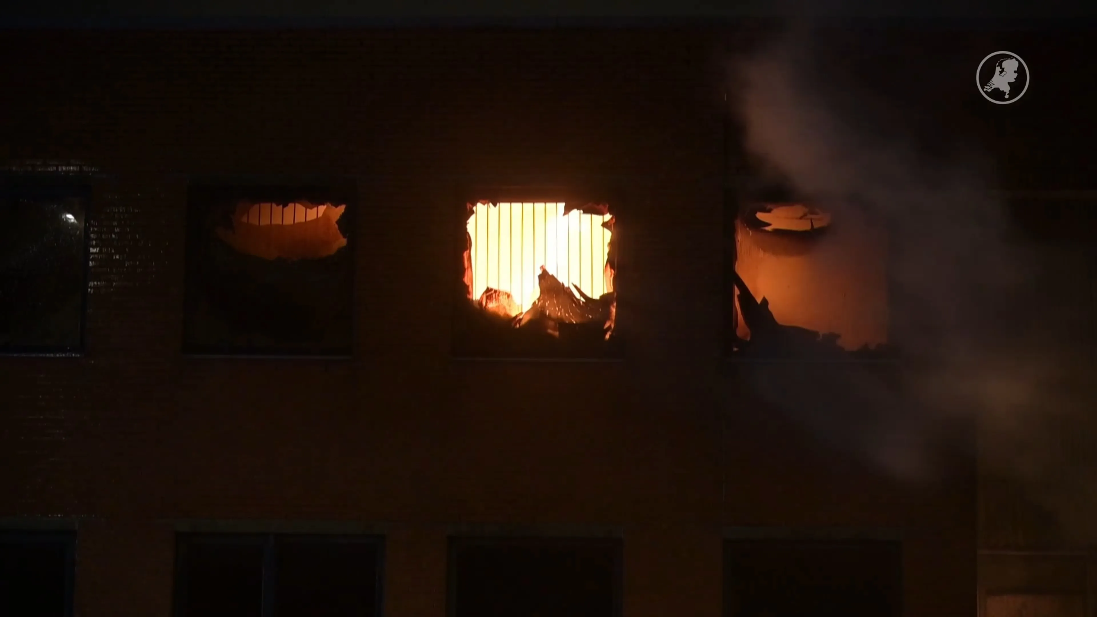 Pand van groothandel Rotterdam verloren na brand