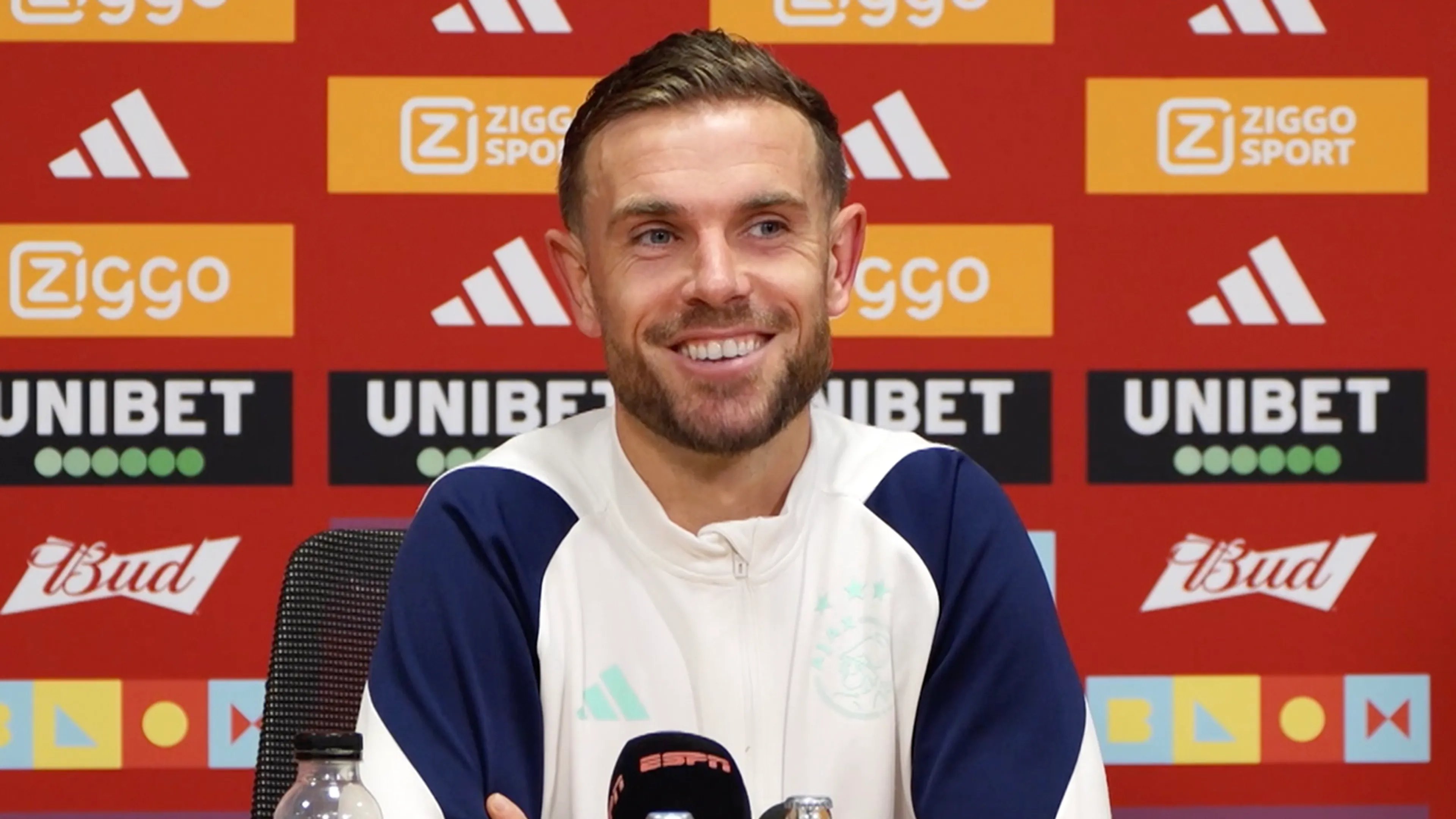 Henderson onder de indruk van Johan Cruijff ArenA: 'Ongelooflijk, geweldig'