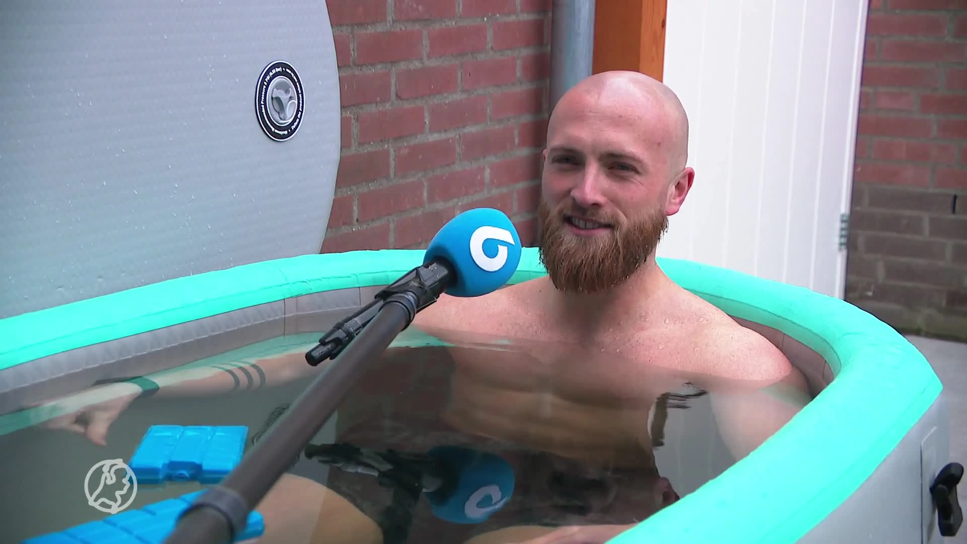 Brrr! IJsbaden zijn immens populair, maar niet zonder risico: 'Laat je lichaam wennen'