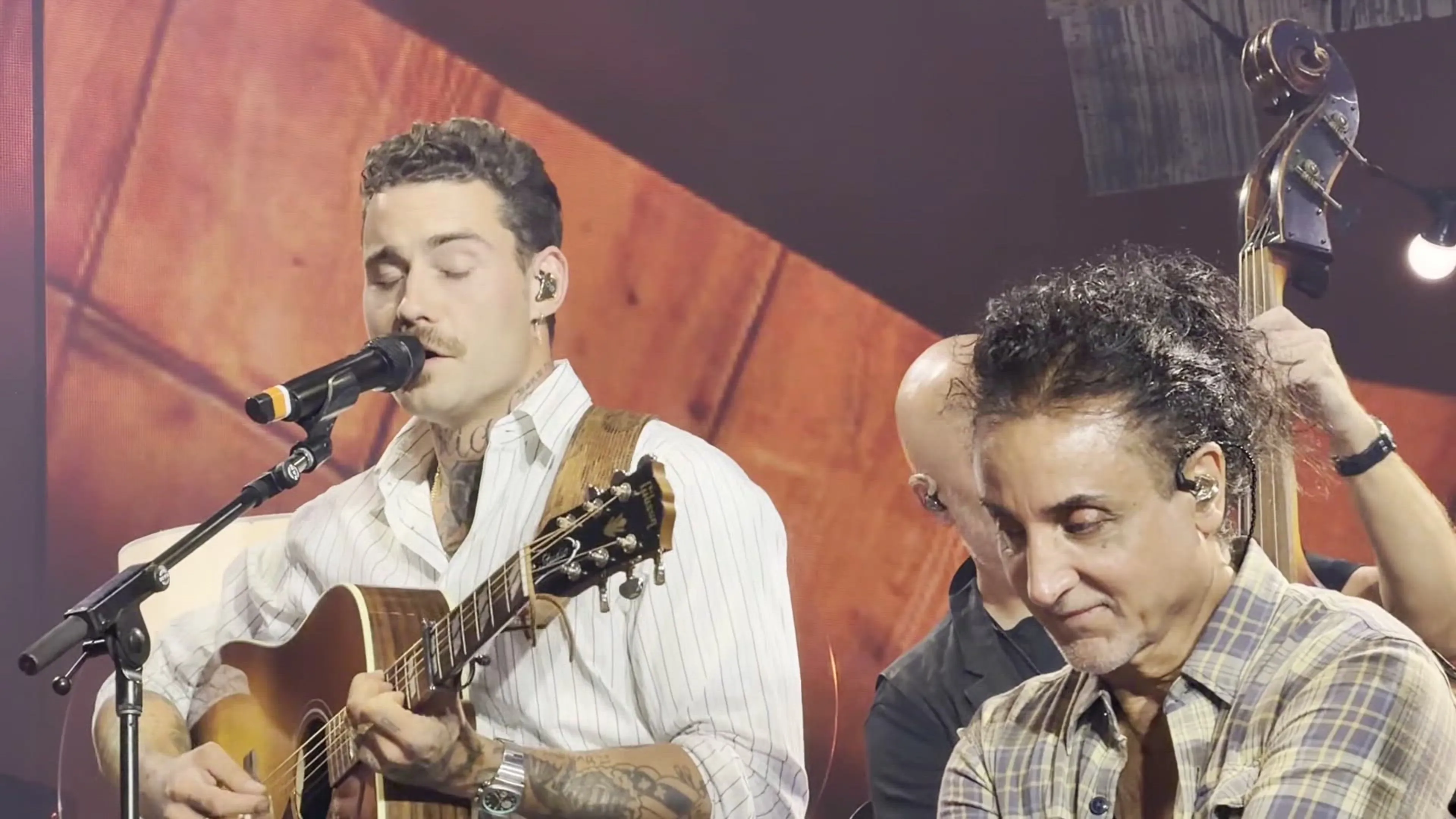 Douwe Bob breekt door in Amerika met gastoptreden bij Zac Brown