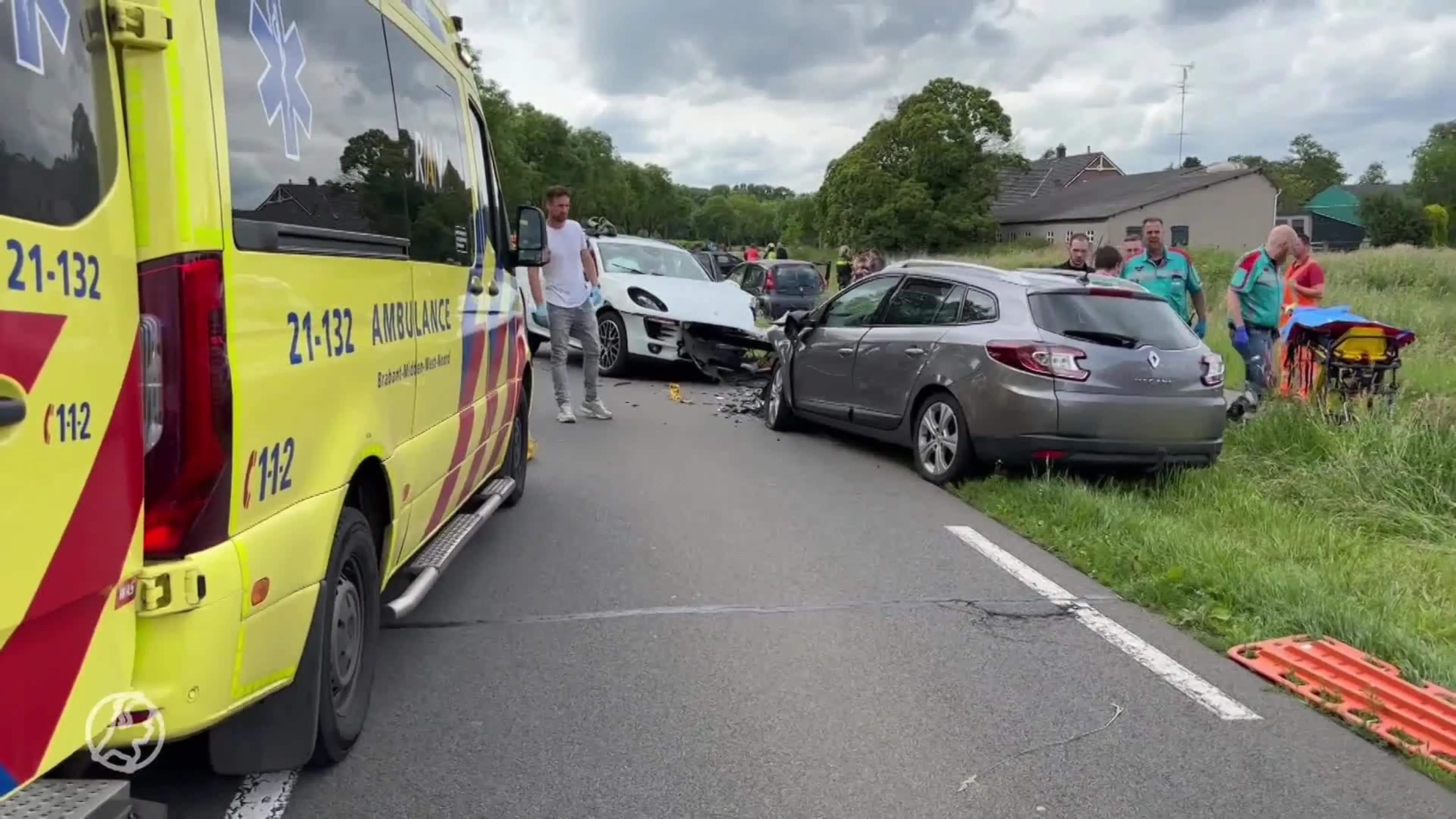 Dode door ongeval met meerdere voertuigen in Beers