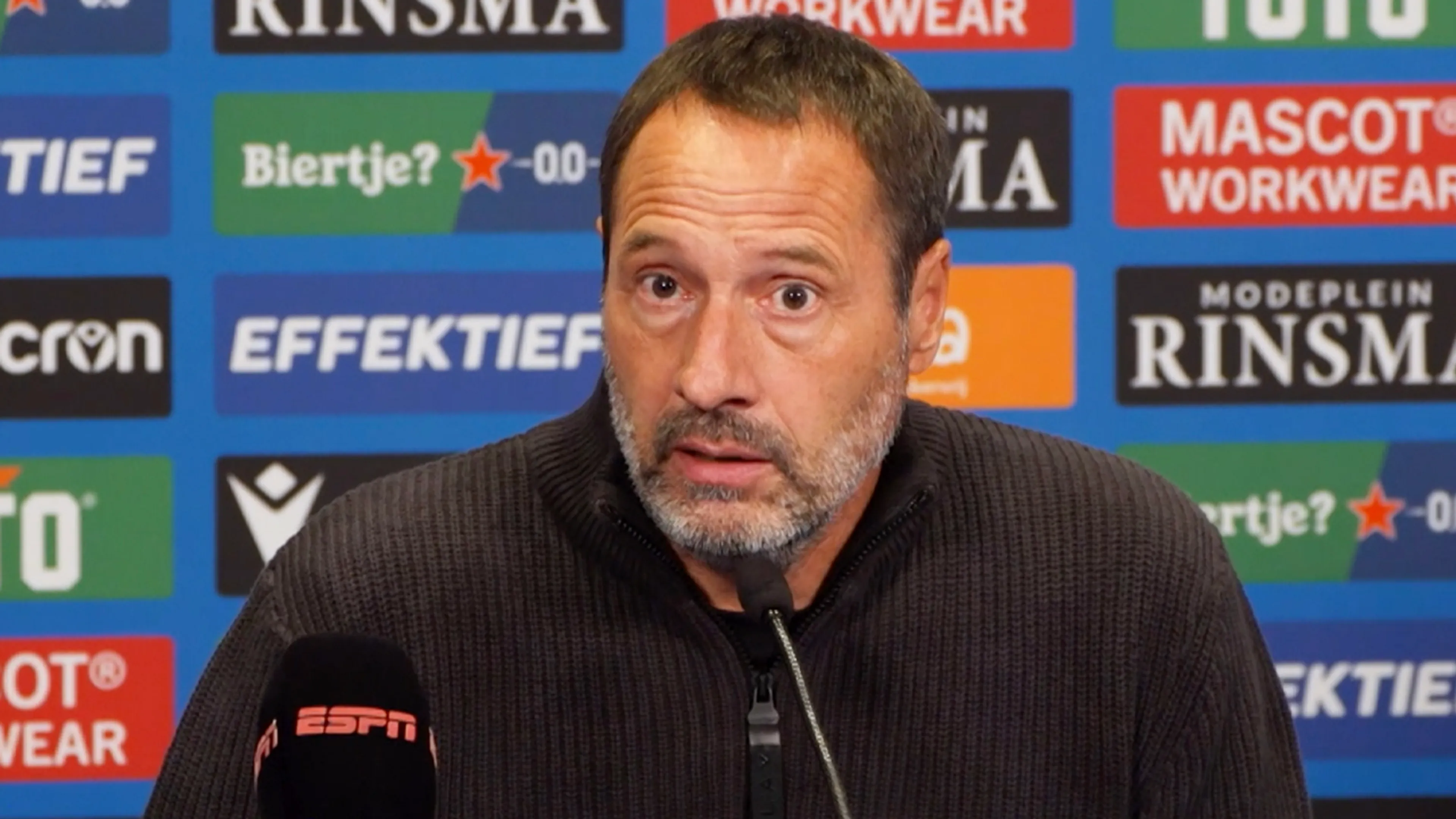 Van 't Schip kwaad in de rust: 'We speelden te laag tempo en niet met de overtuiging die je nodig hebt'
