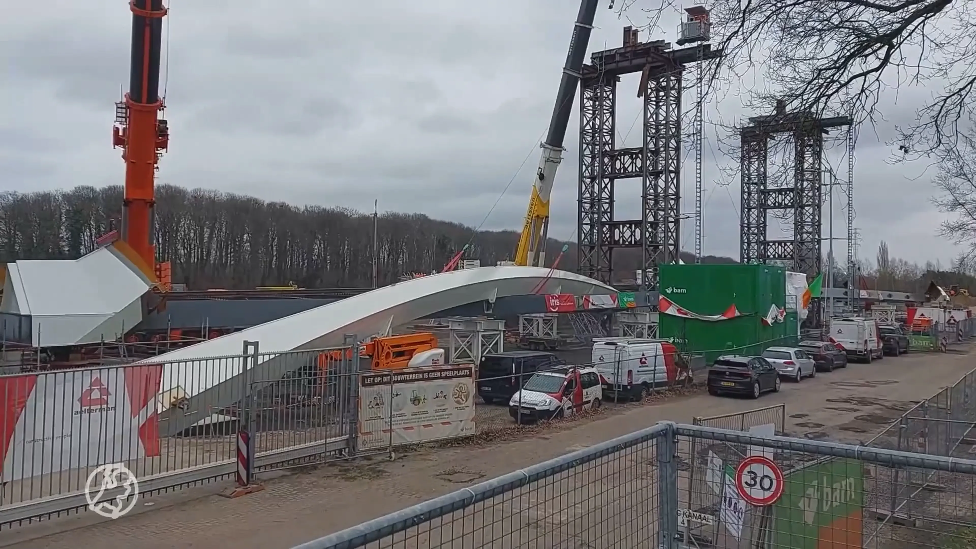 Twee doden en twee gewonden na instorten brug in Lochem