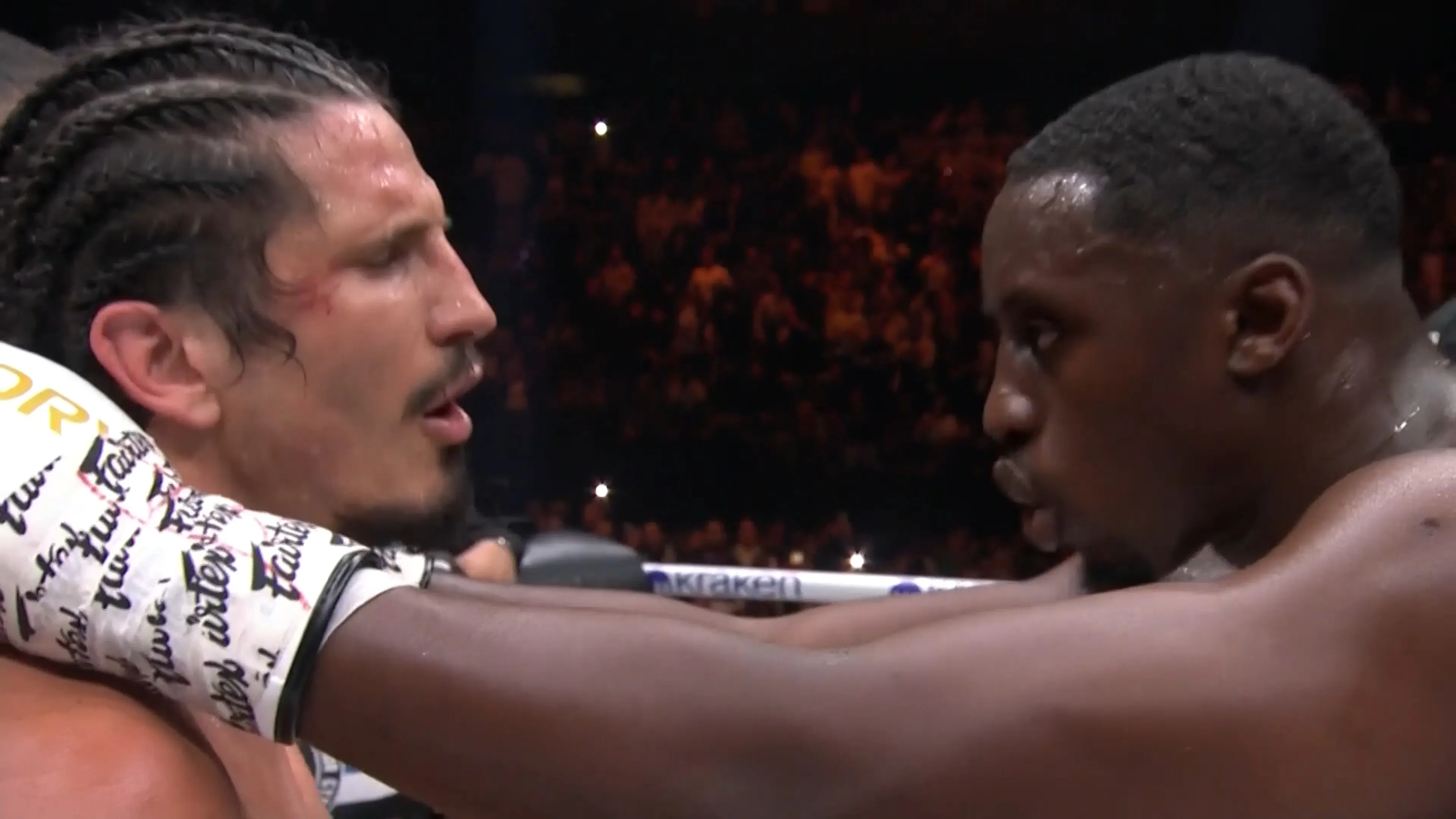 GLORY COLLISION 9 | Kromah Behoudt Wereldtitel Met Knock-out