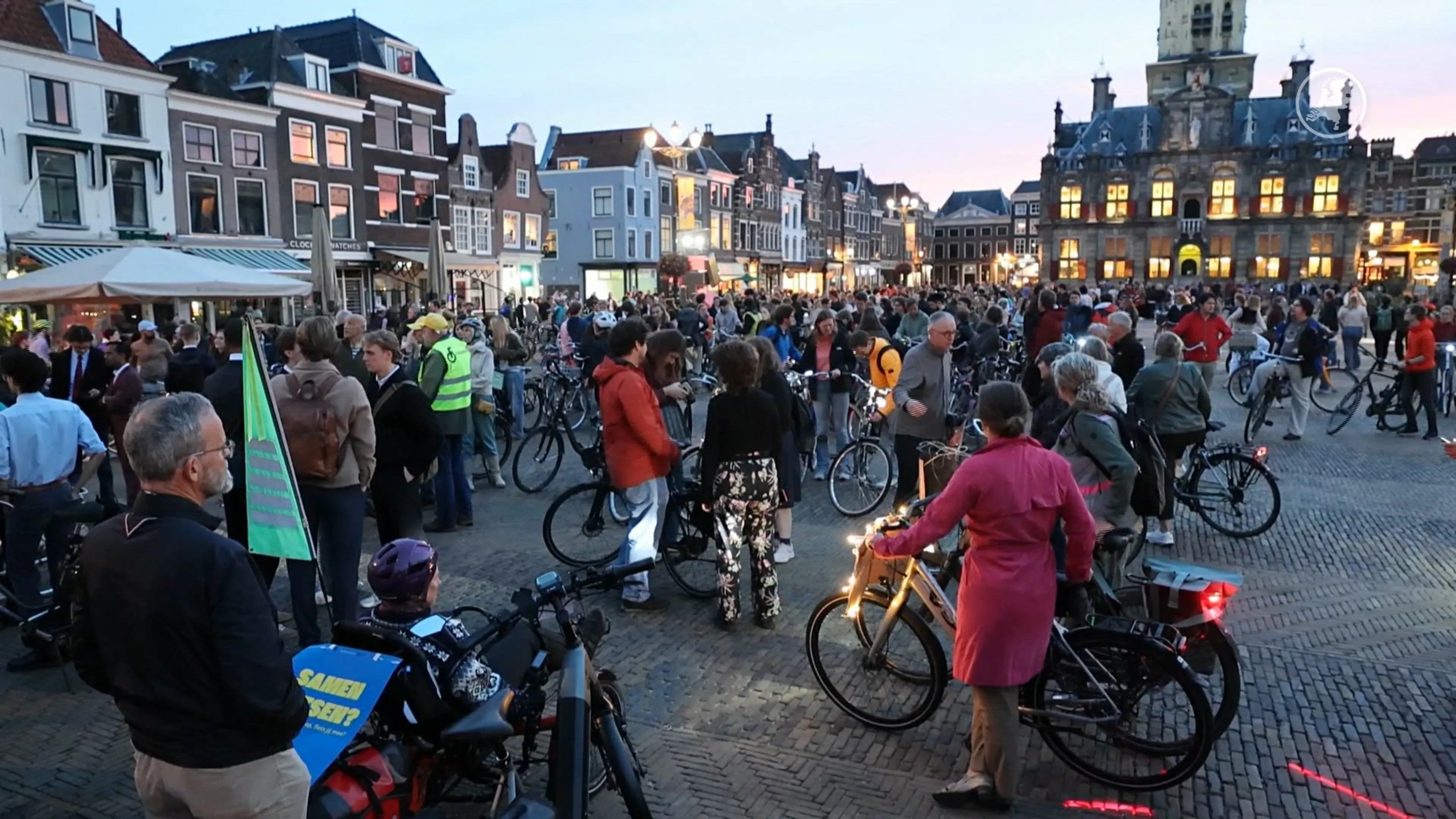 Honderden mensen bij fietsprotest in Delft na aanrandingen