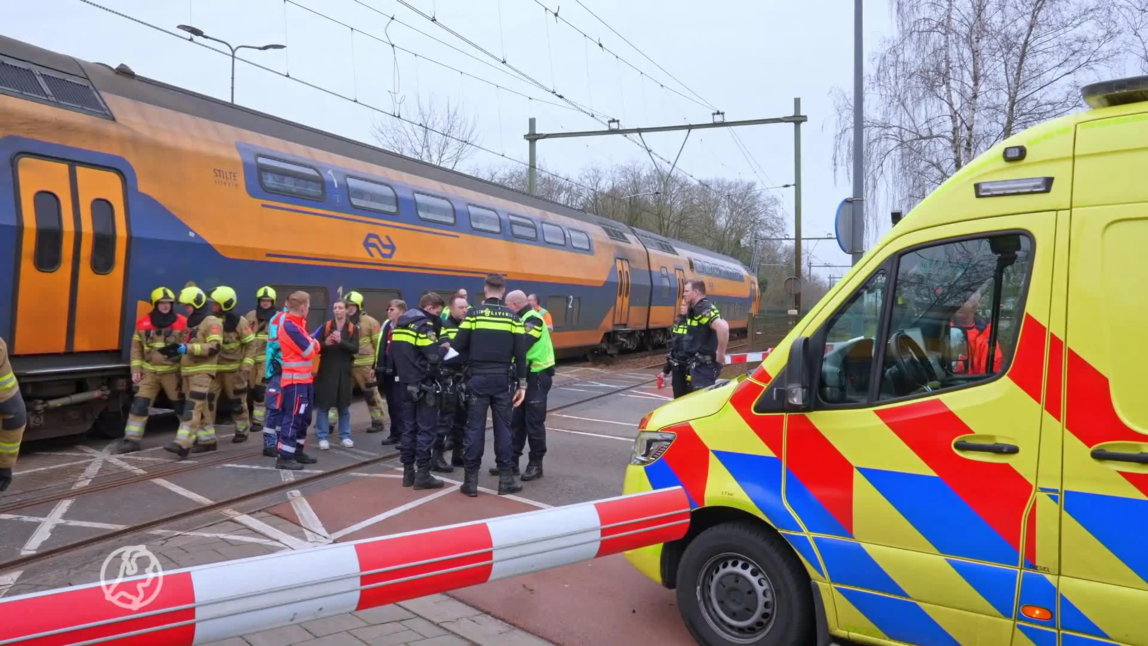 Automobiliste zwaargewond door botsing met trein bij Rosmalen