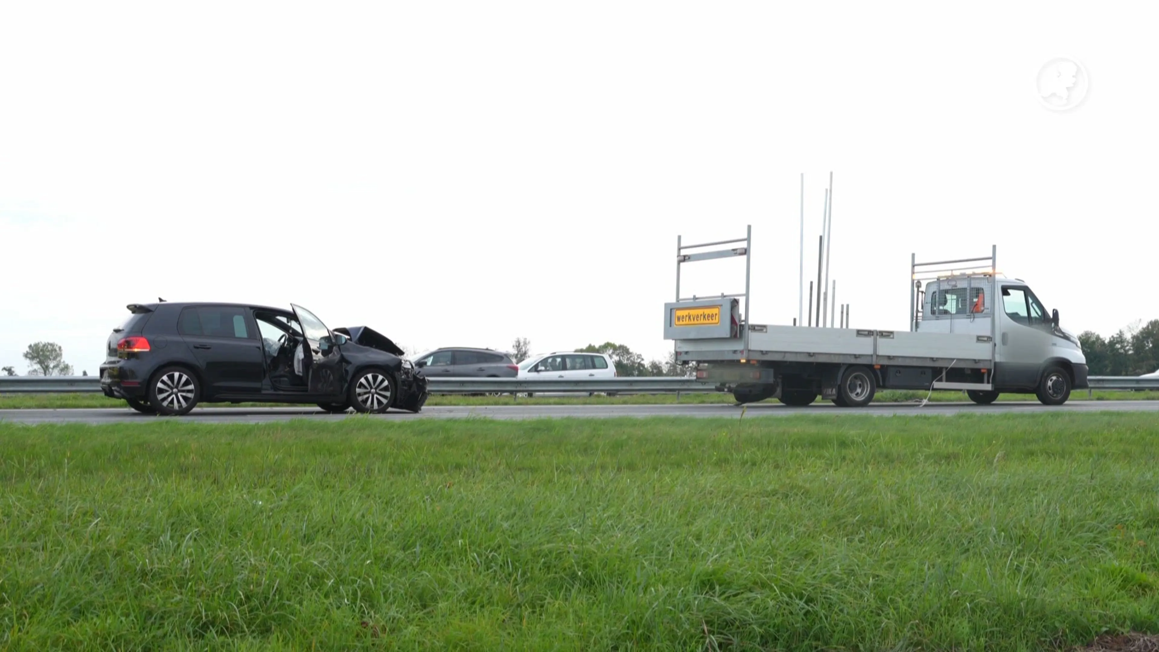 Ongeluk met zeker twee gewonden op A7 bij Oostwold