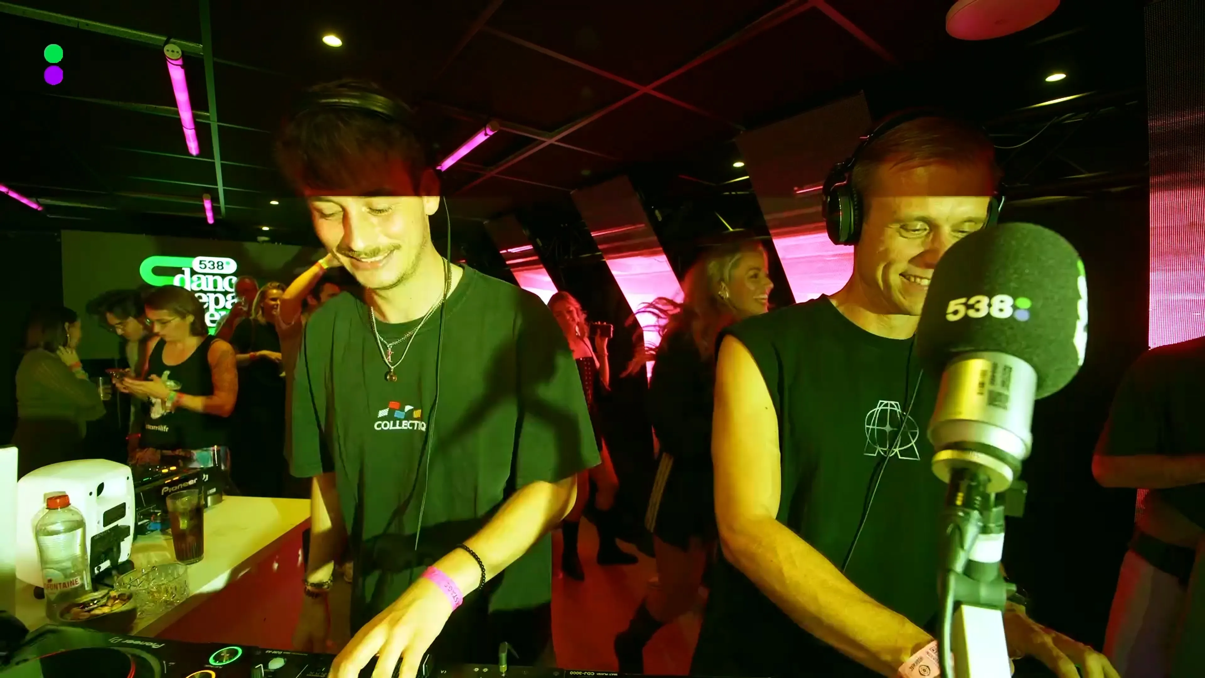 Benwal verklapt nieuwe muziek en draait B2B met Armin van Buuren!
