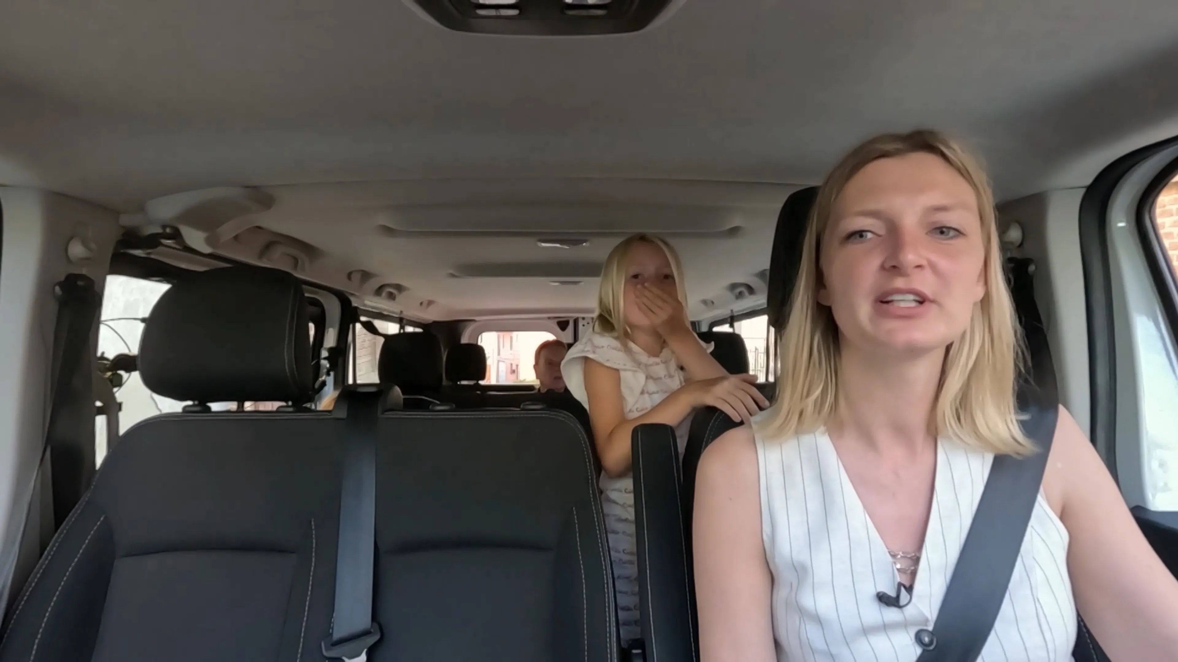 Iedereen gilt het uit bij Montana in de auto