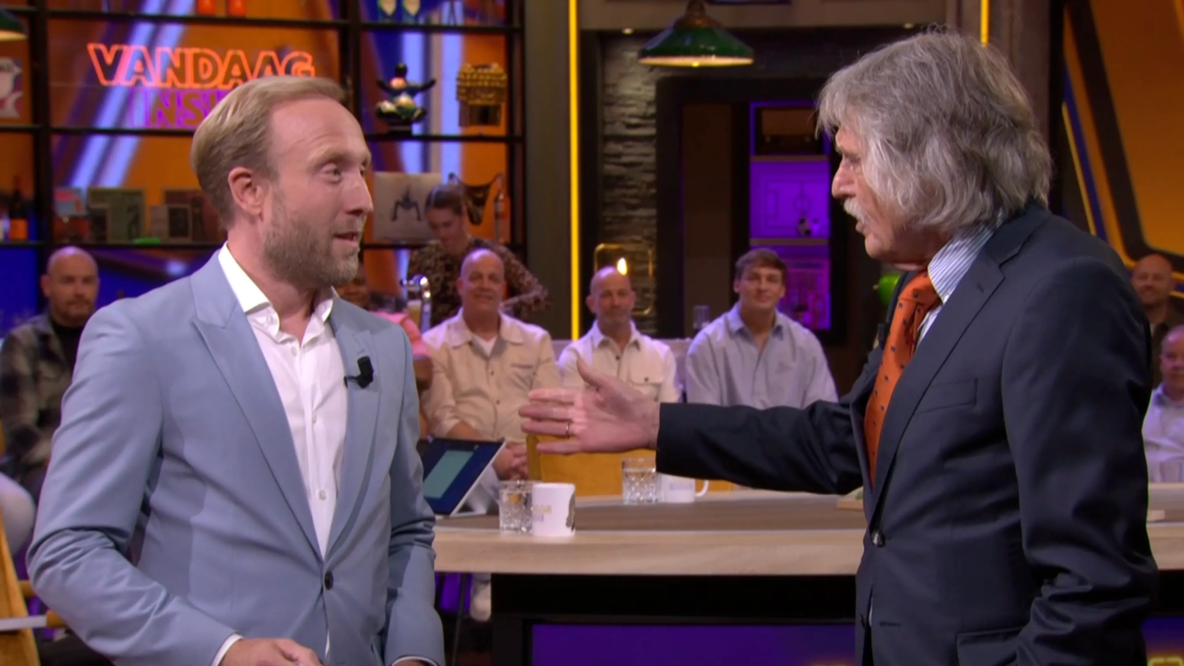 Wilfred Genee ontbreekt bij promo voor uitzending woensdagavond; Raymond Mens vervangt hem