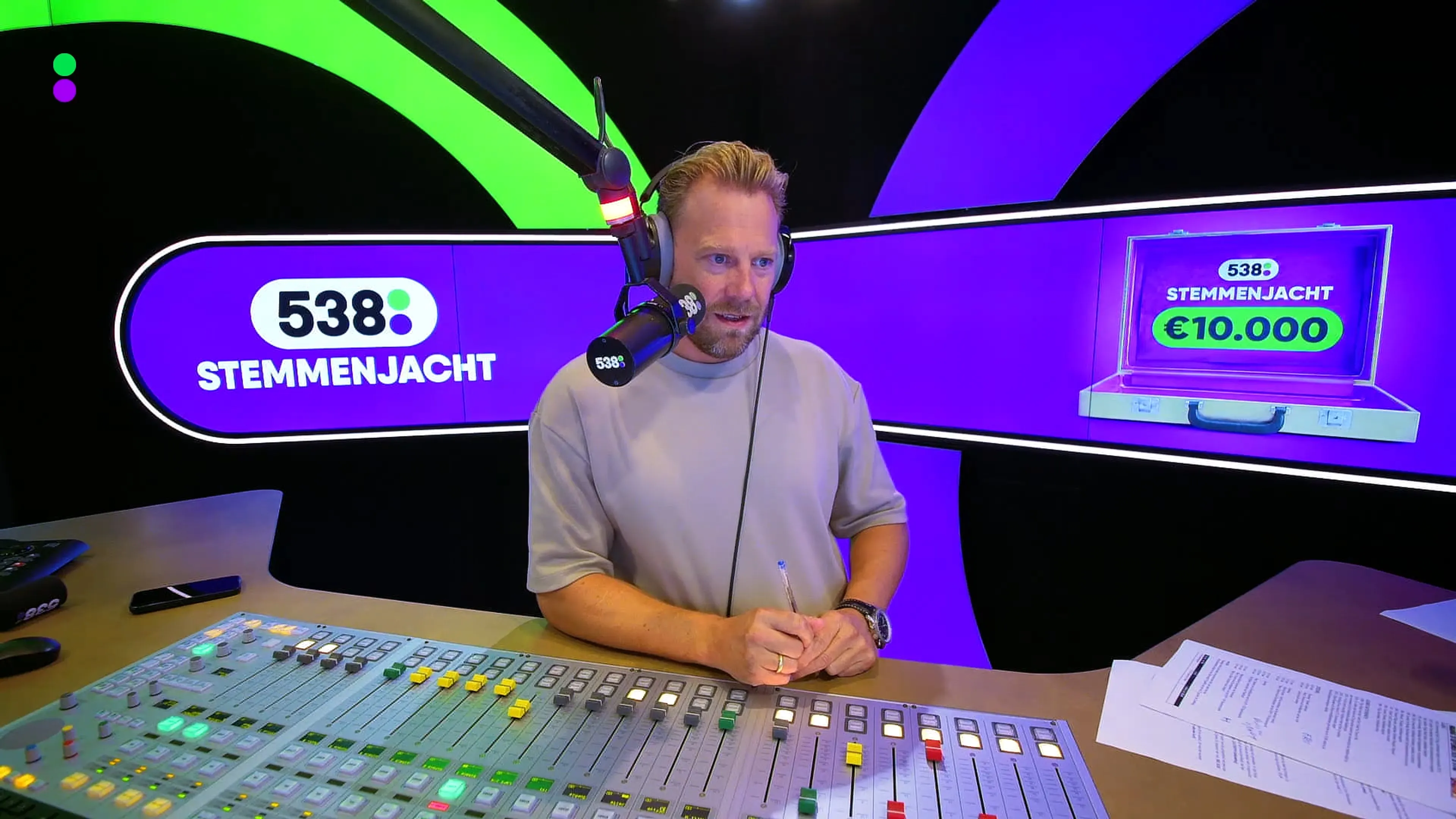 Albert Verlinde over de VI-tafel en het Songfestival