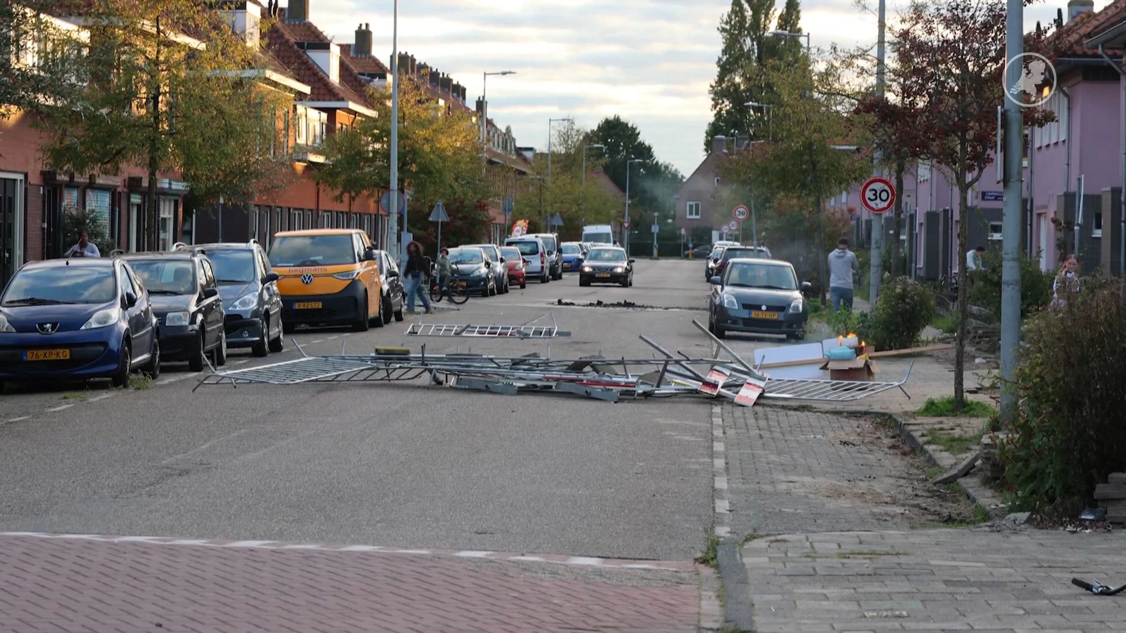Opnieuw onrust in Floradorp om afgezegd vreugdevuur, ME ingezet
