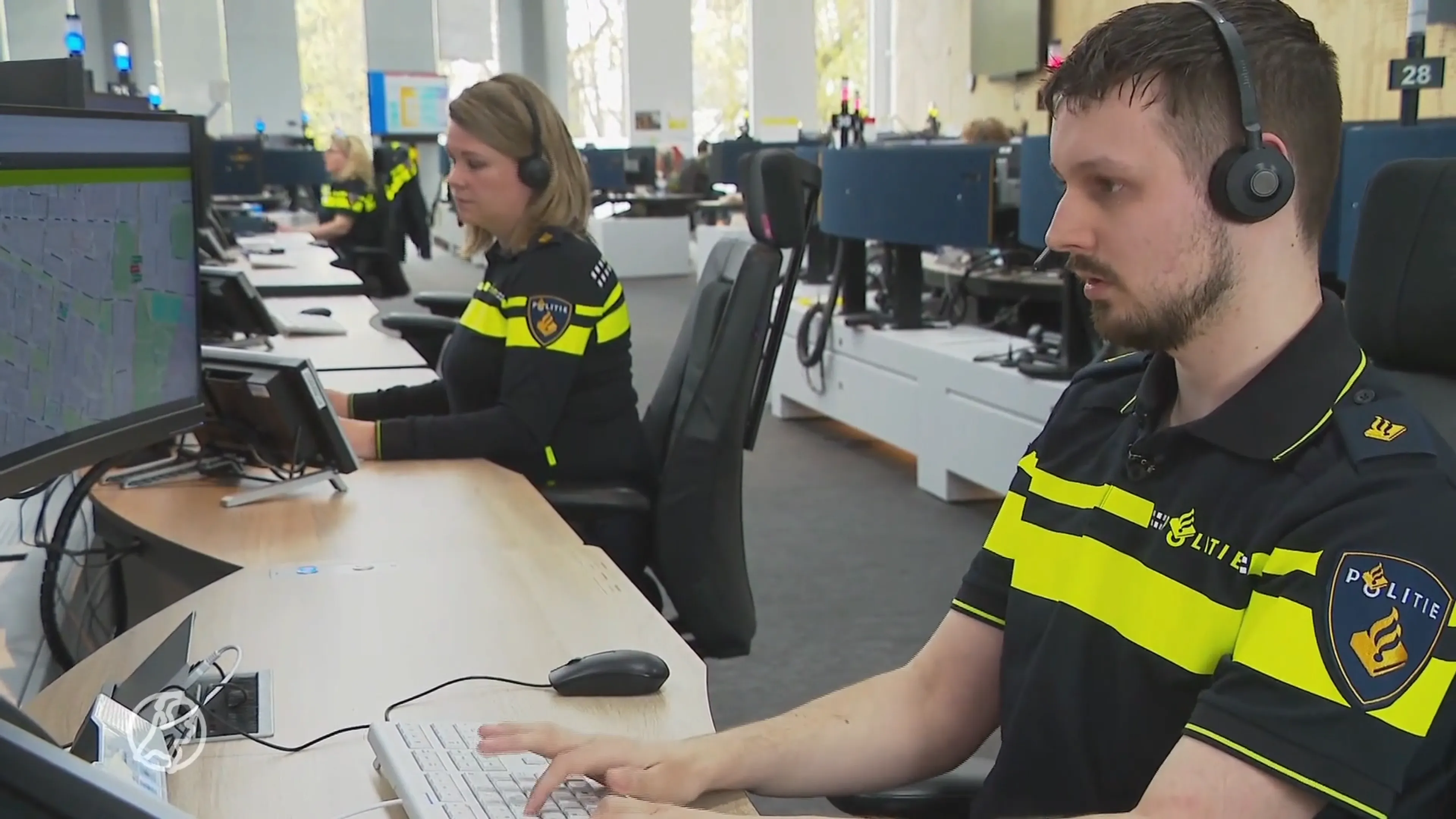 Spannende en heftige bijbaan: student Lorenz werkt op de politiemeldkamer
