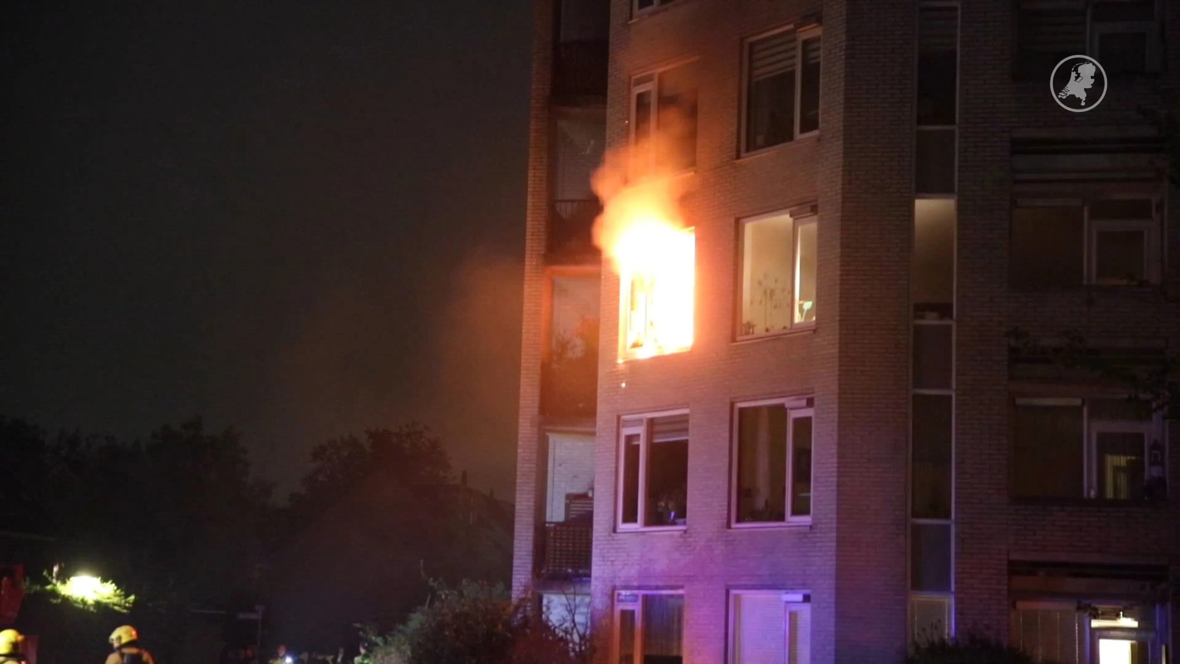 Grote brand in Apeldoorn, appartementencomplex ontruimd
