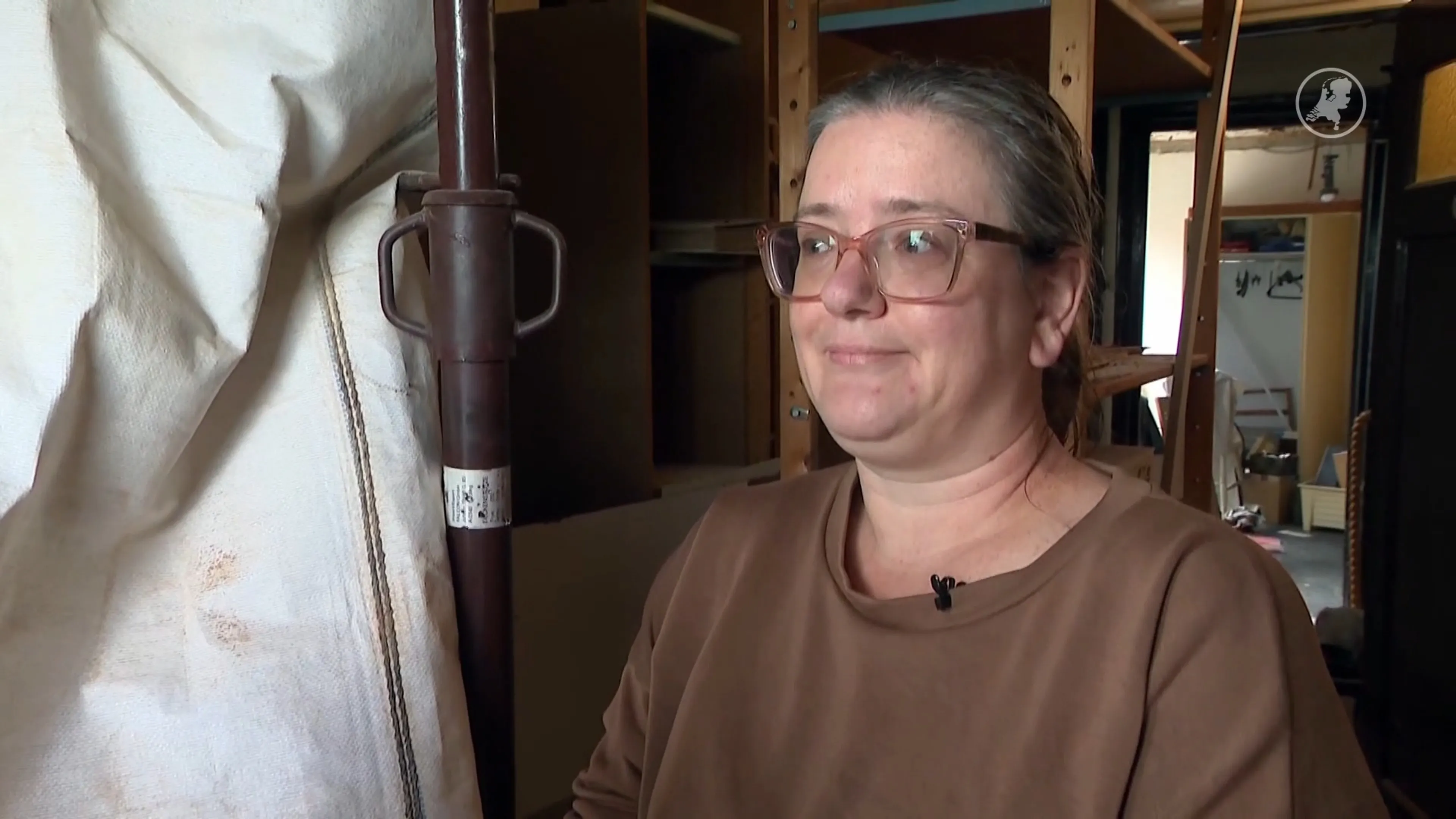 Sabrina (46) wordt voor 27.000 euro opgelicht, woont nu onder een dak dat op instorten staat