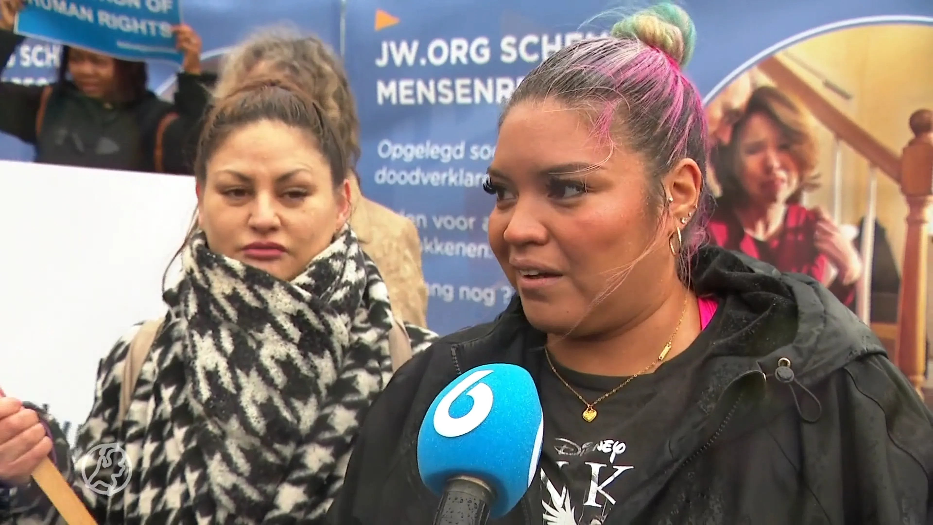 Protest bij congres Jehova's Getuigen: 'Levenslang trauma'