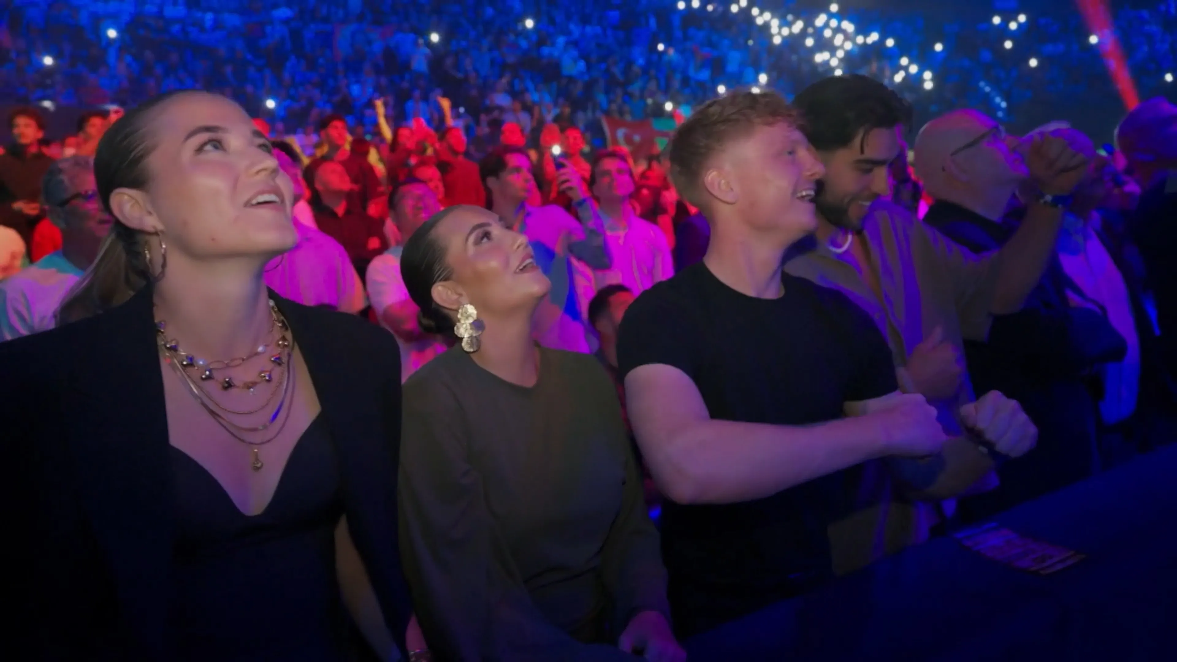 Ricky, Anouk, Casper en Domique zijn even uit de loods!