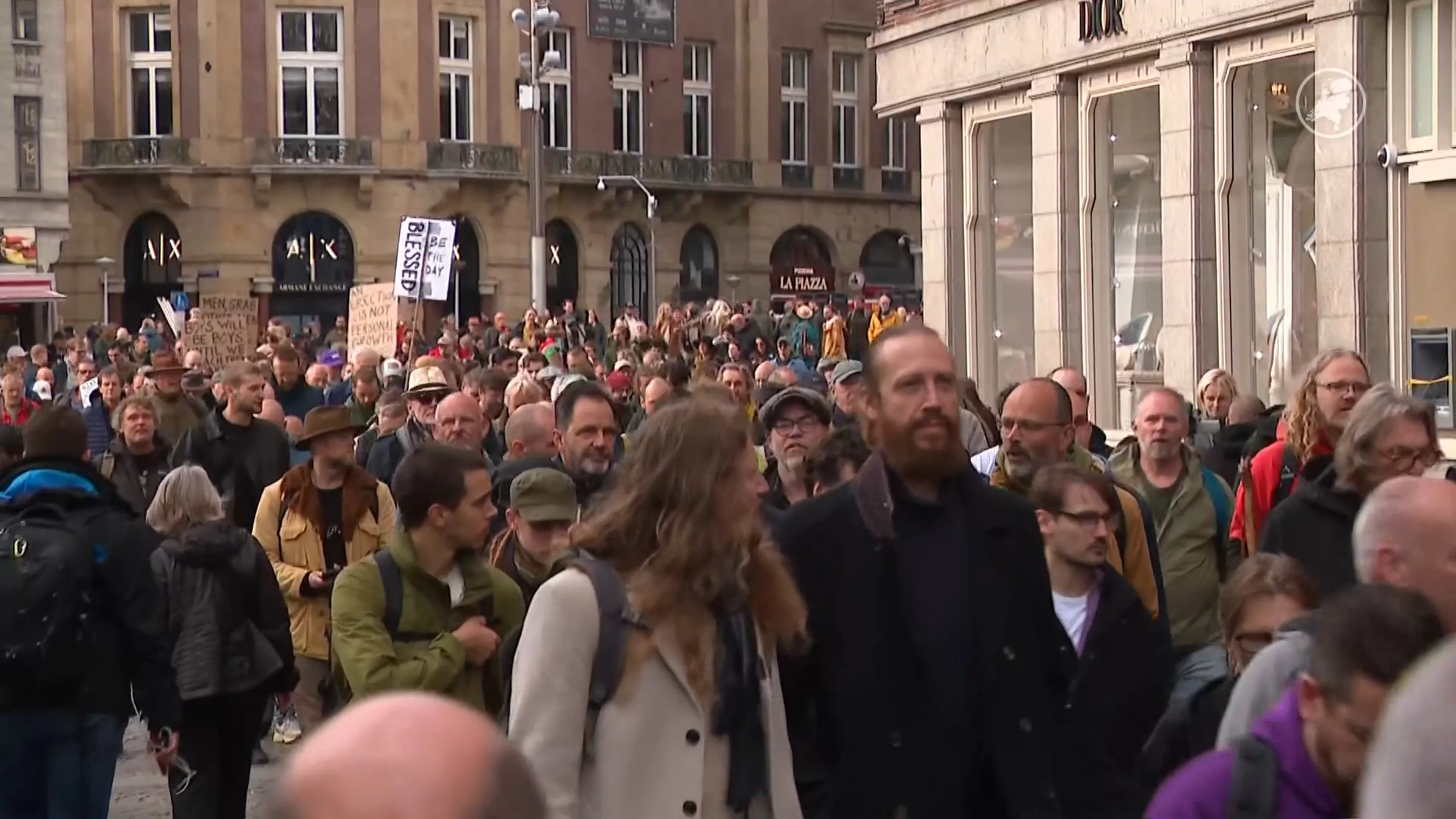 Mannenmars tegen geweld tegen vrouwen: 'We moeten het als mannen beter doen'