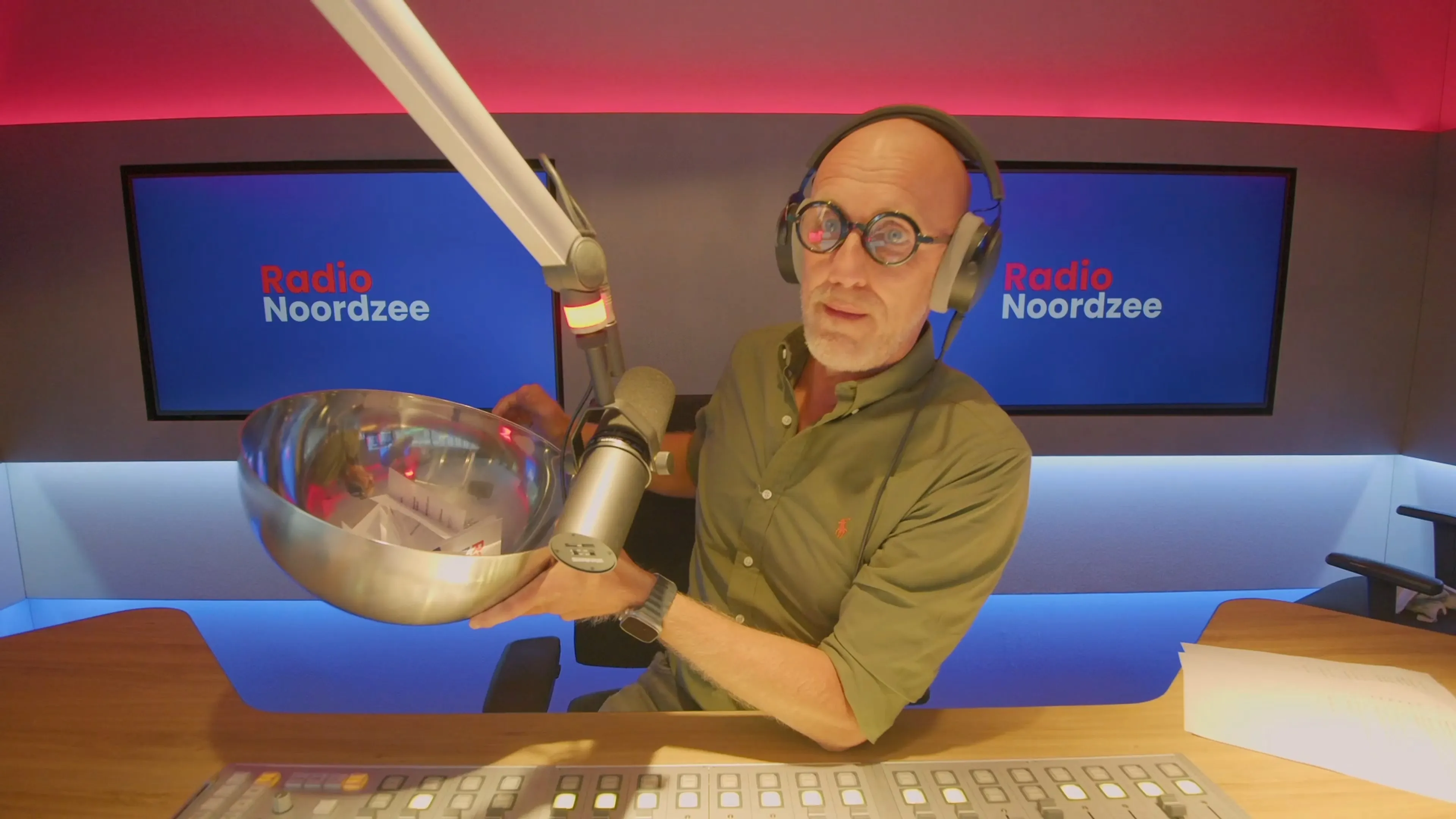 René verrast winnaar met €2.000 aan reistegoed!