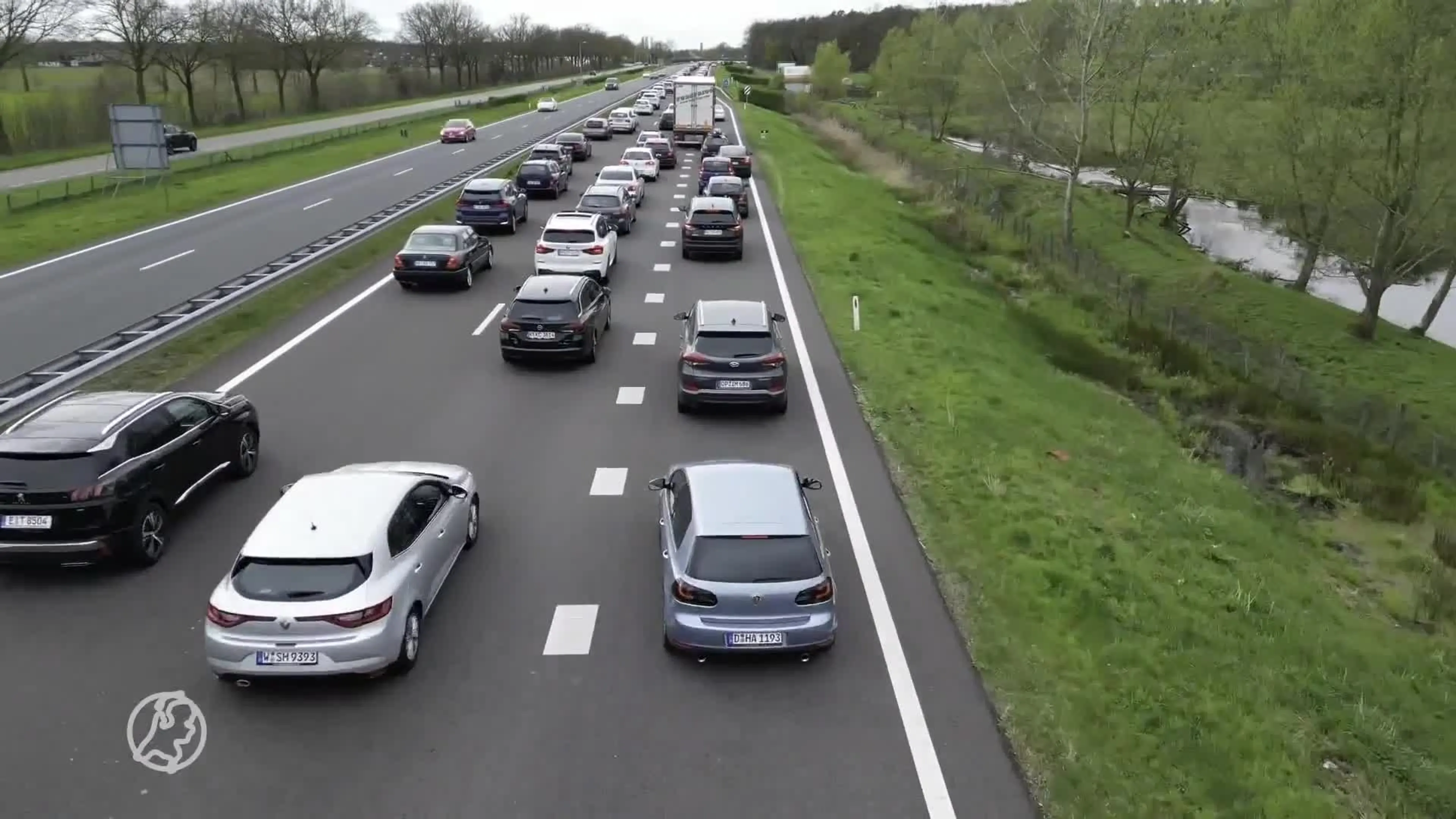 Nederlanders shoppen er traditiegetrouw weer op los deze tweede paasdag