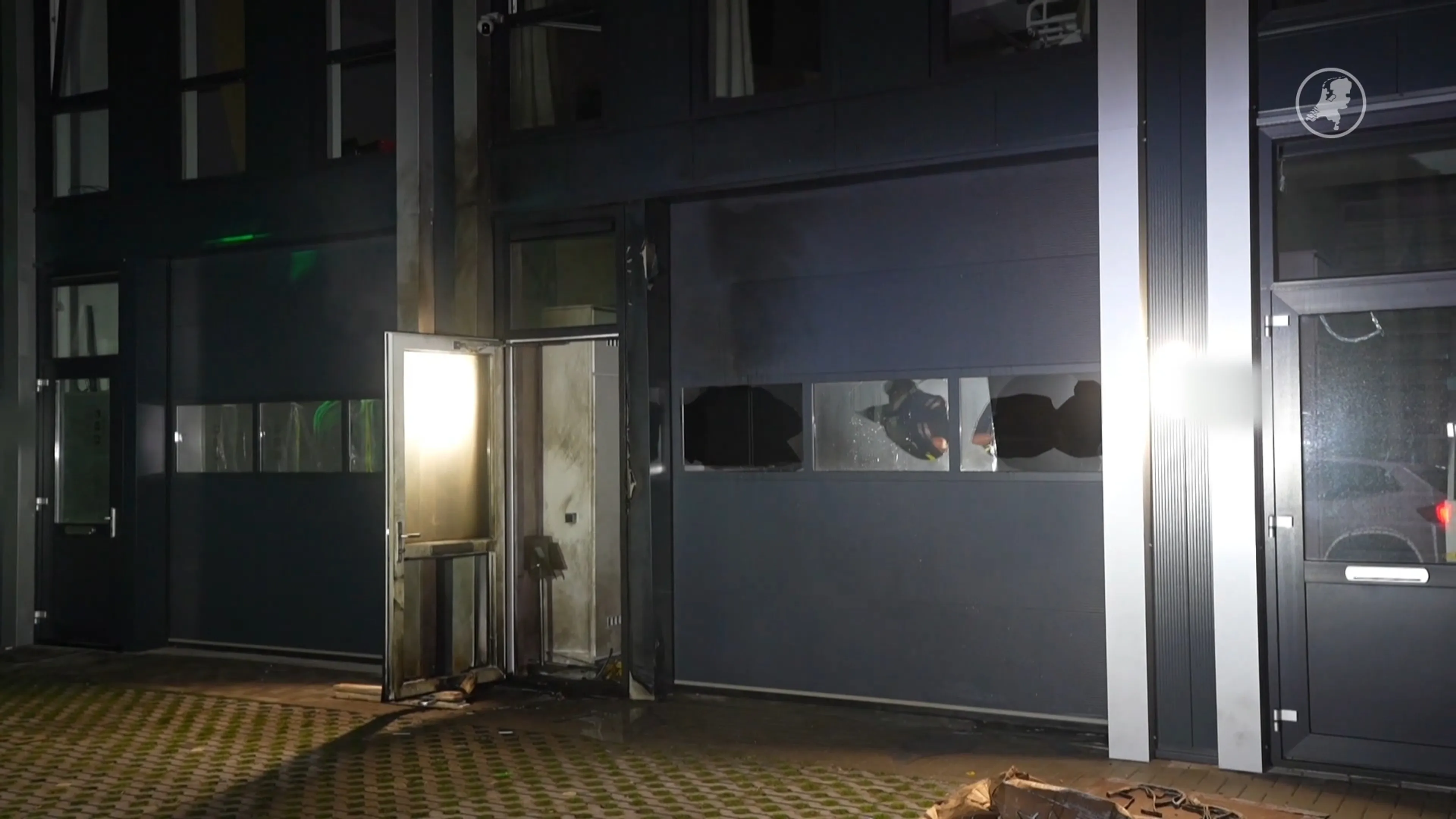 Explosie veroorzaakt fikse schade aan nieuw bedrijfspand in Arnhem.