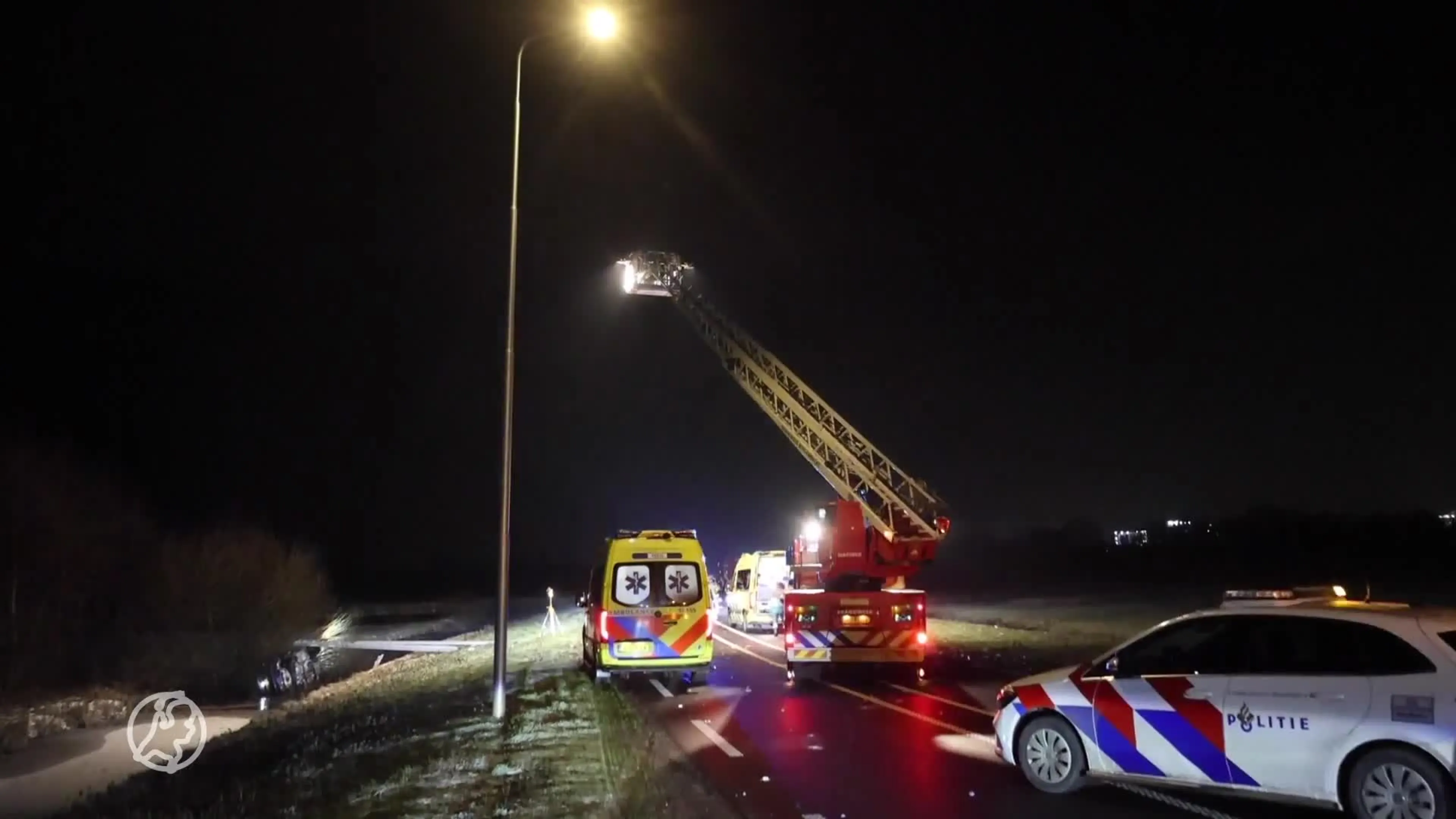 Dode en twee gewonden nadat auto te water raakt in Gouda