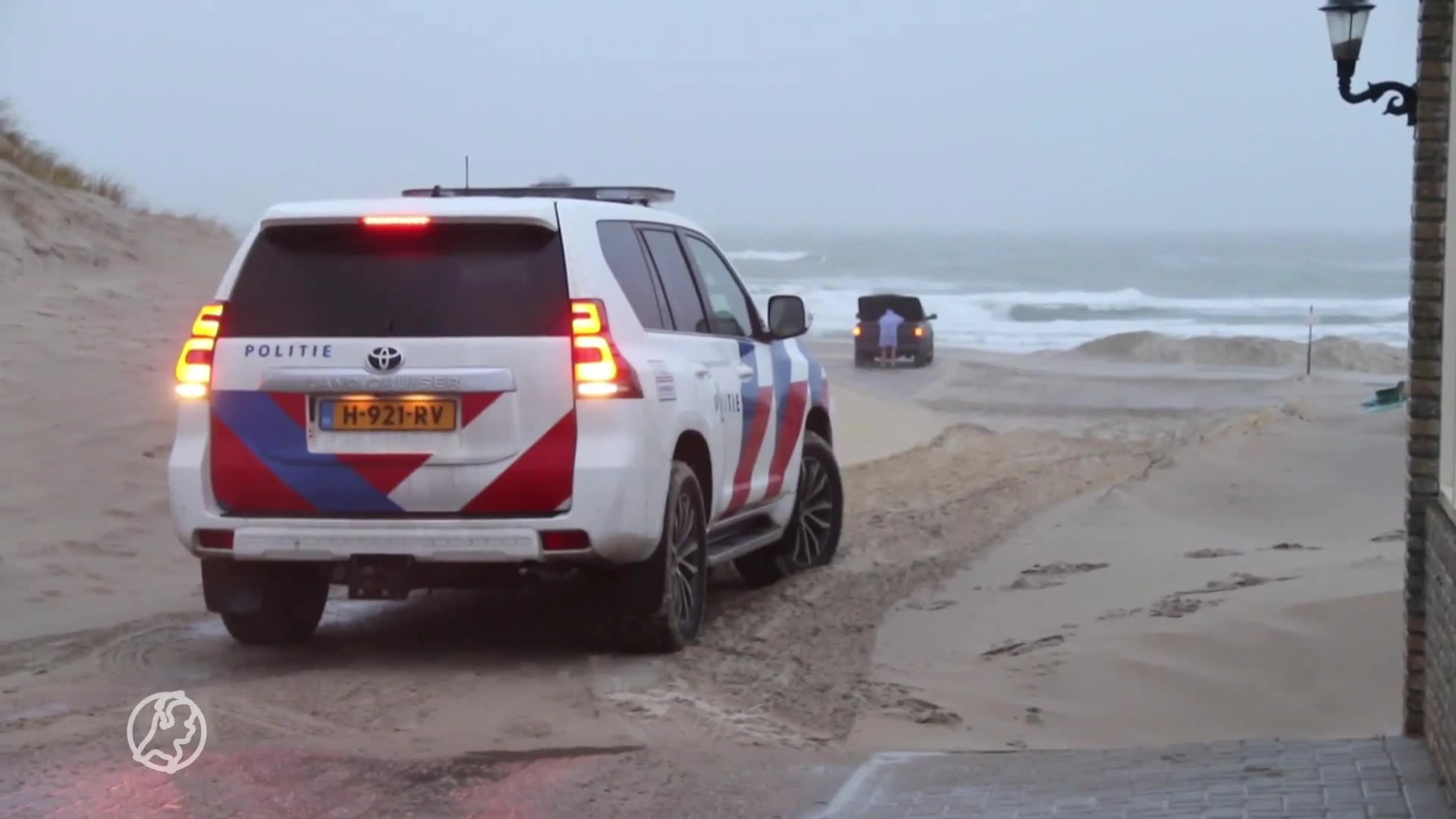 Meisje op Texel plotseling ingesloten door water tijdens wandeling