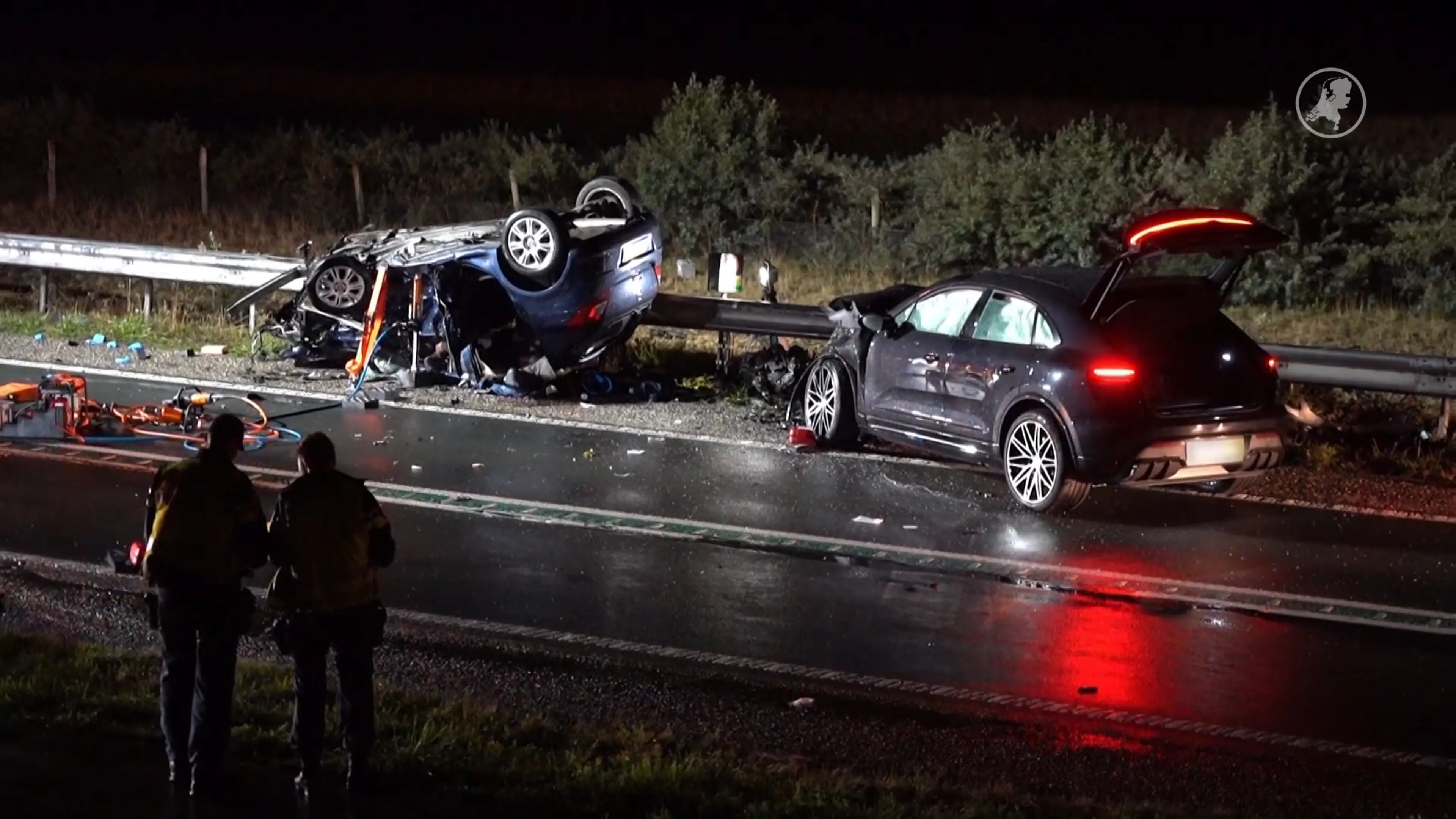 Drie doden bij ongeluk met twee auto's op Markerwaarddijk