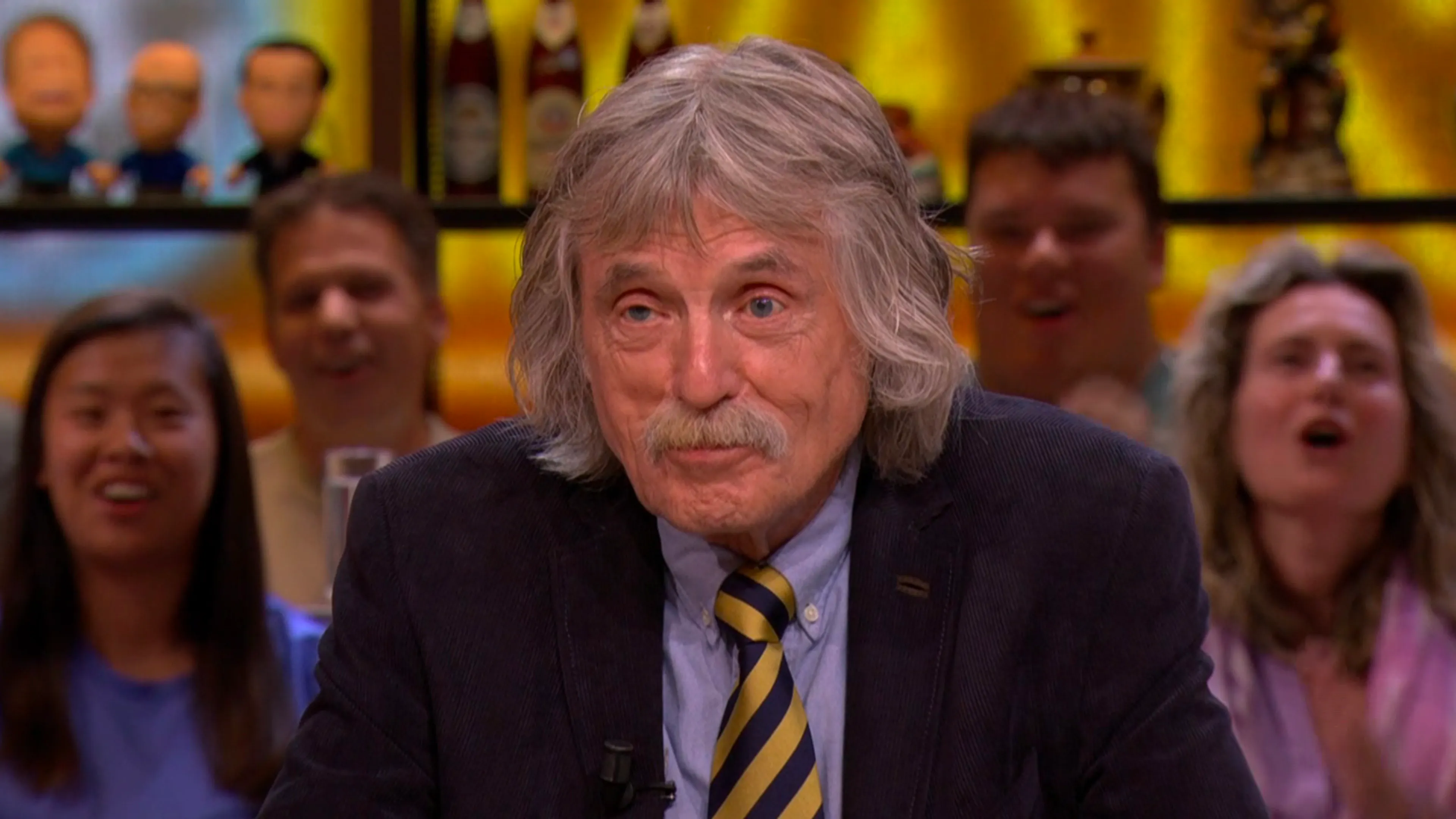 Johan binnen één minuut al toegezongen door publiek Vandaag Inside Oranje: 'JOHAN, JOHAN, JOHAN!!!'