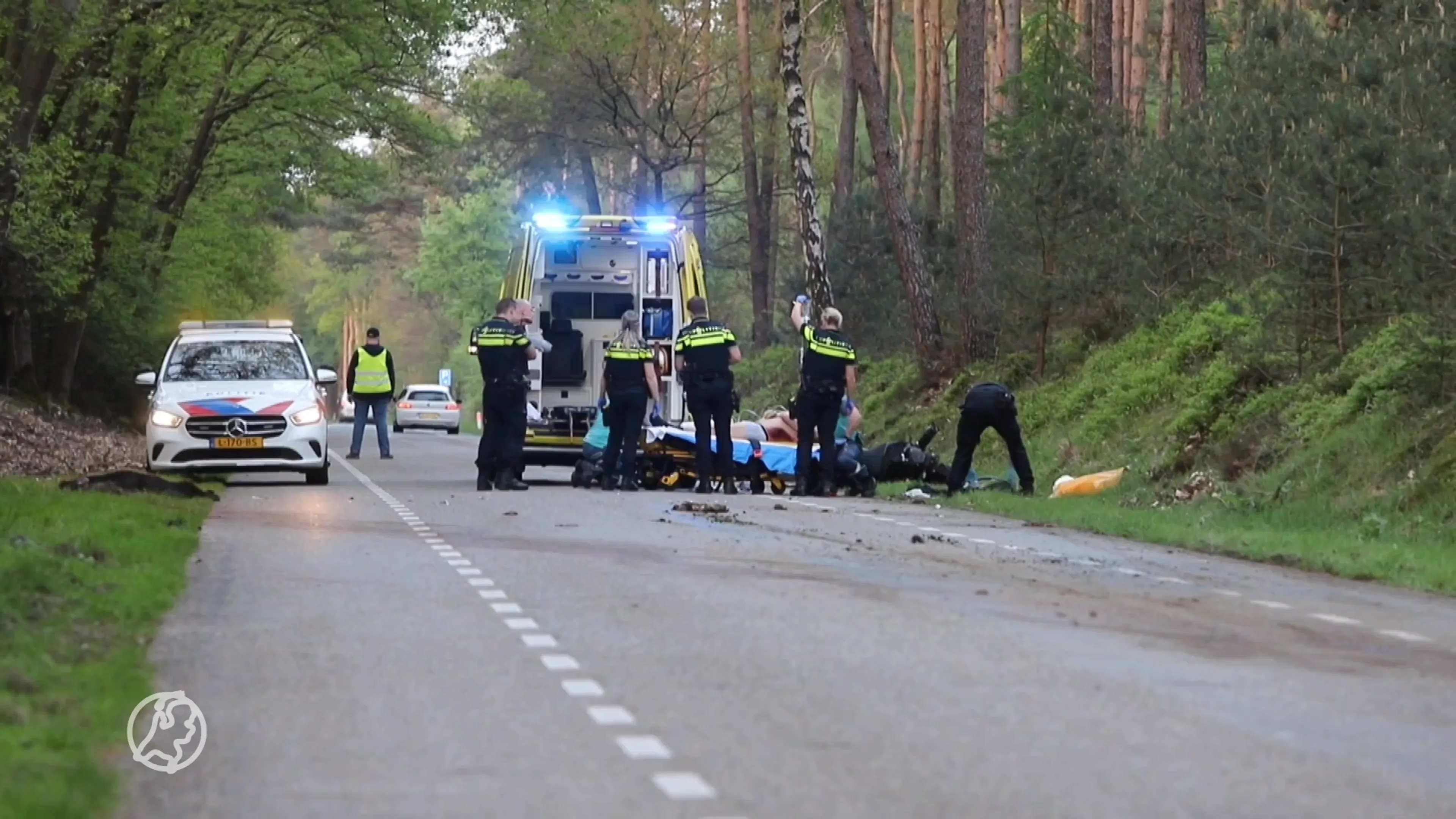 Motorrijder zwaargewond na botsing met wild zwijn bij Loenen