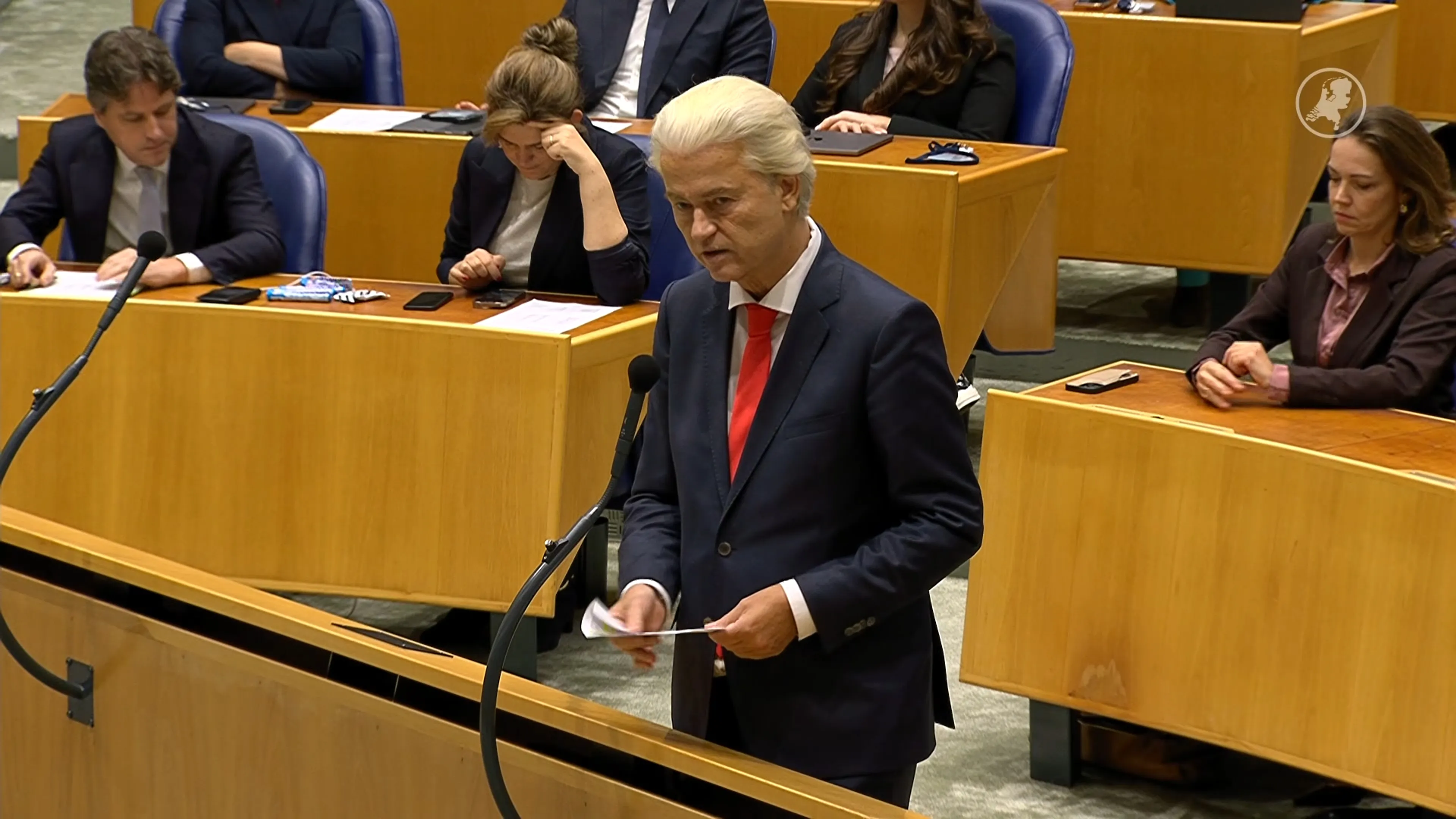 Kamer wil conceptbegroting Heinen, tegen zin kabinet