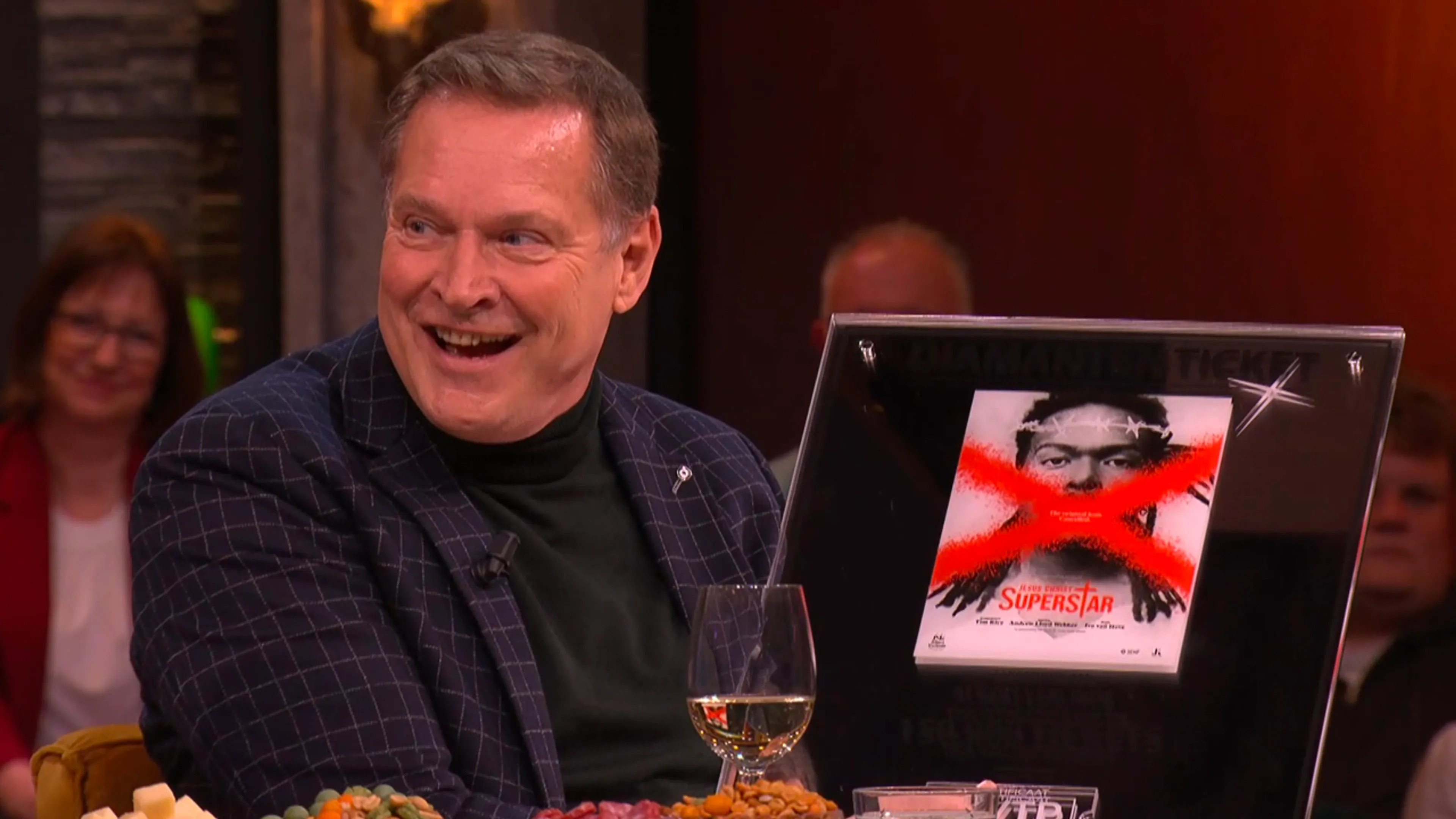Wilfred verrast Albert Verlinde met Award voor Jesus Christ Superstar