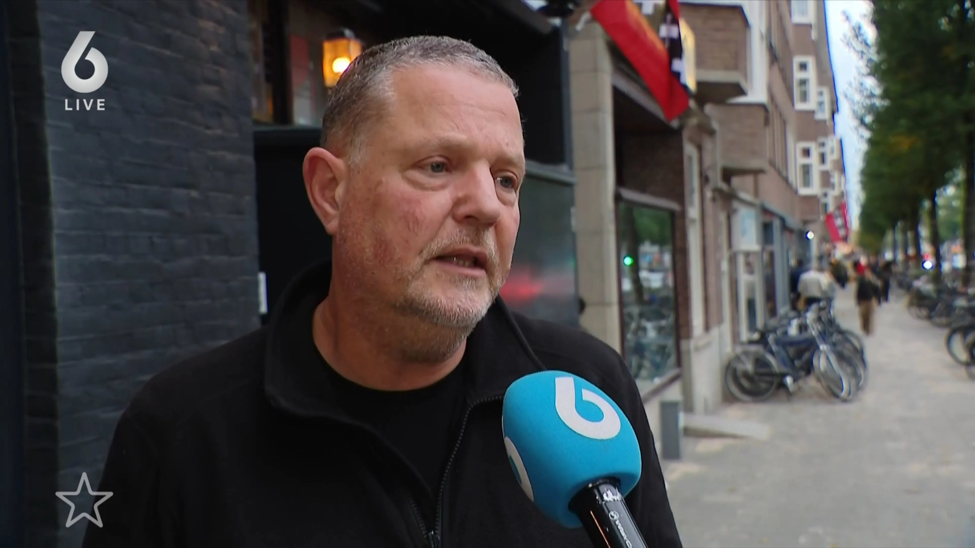 Emile Ratelband geeft teken van leven: 'Wil met rust gelaten worden'
