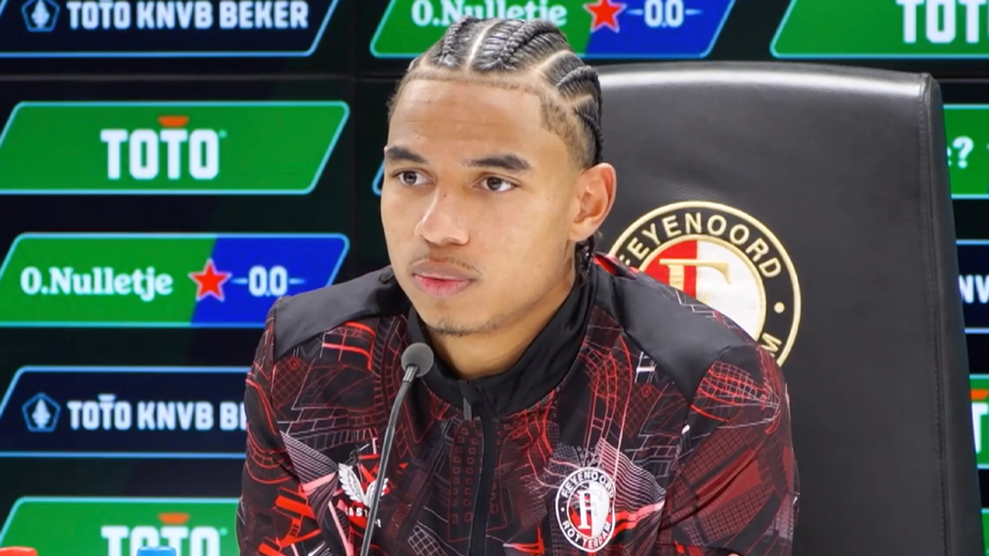 Stengs over blessure Bijlow: 'Verschrikkelijk voor hem, hopelijk is hij zo snel mogelijk terug'