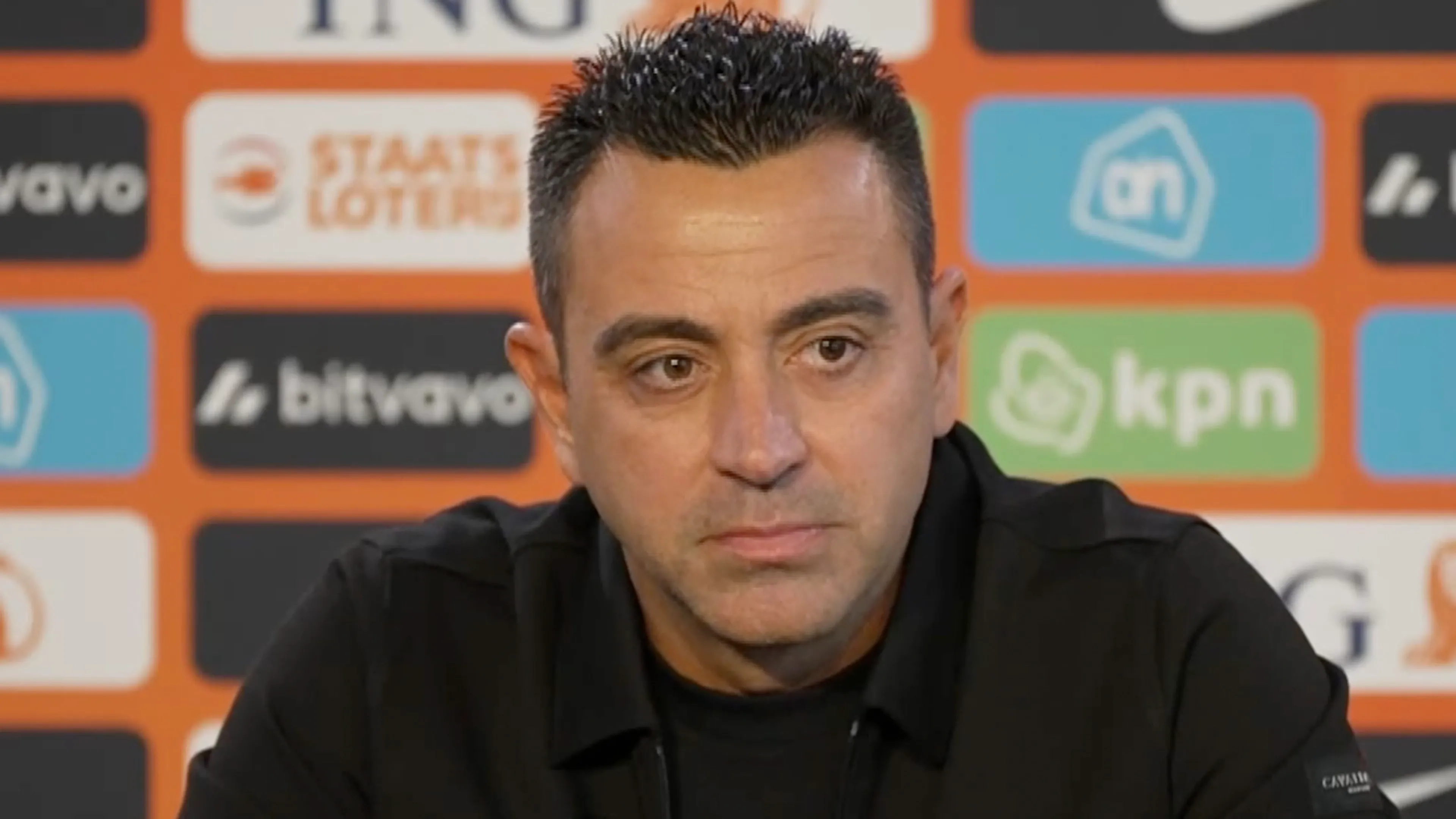 Is het voor Xavi Hernández een optie om met Oranje met vijf verdedigers te spelen?
