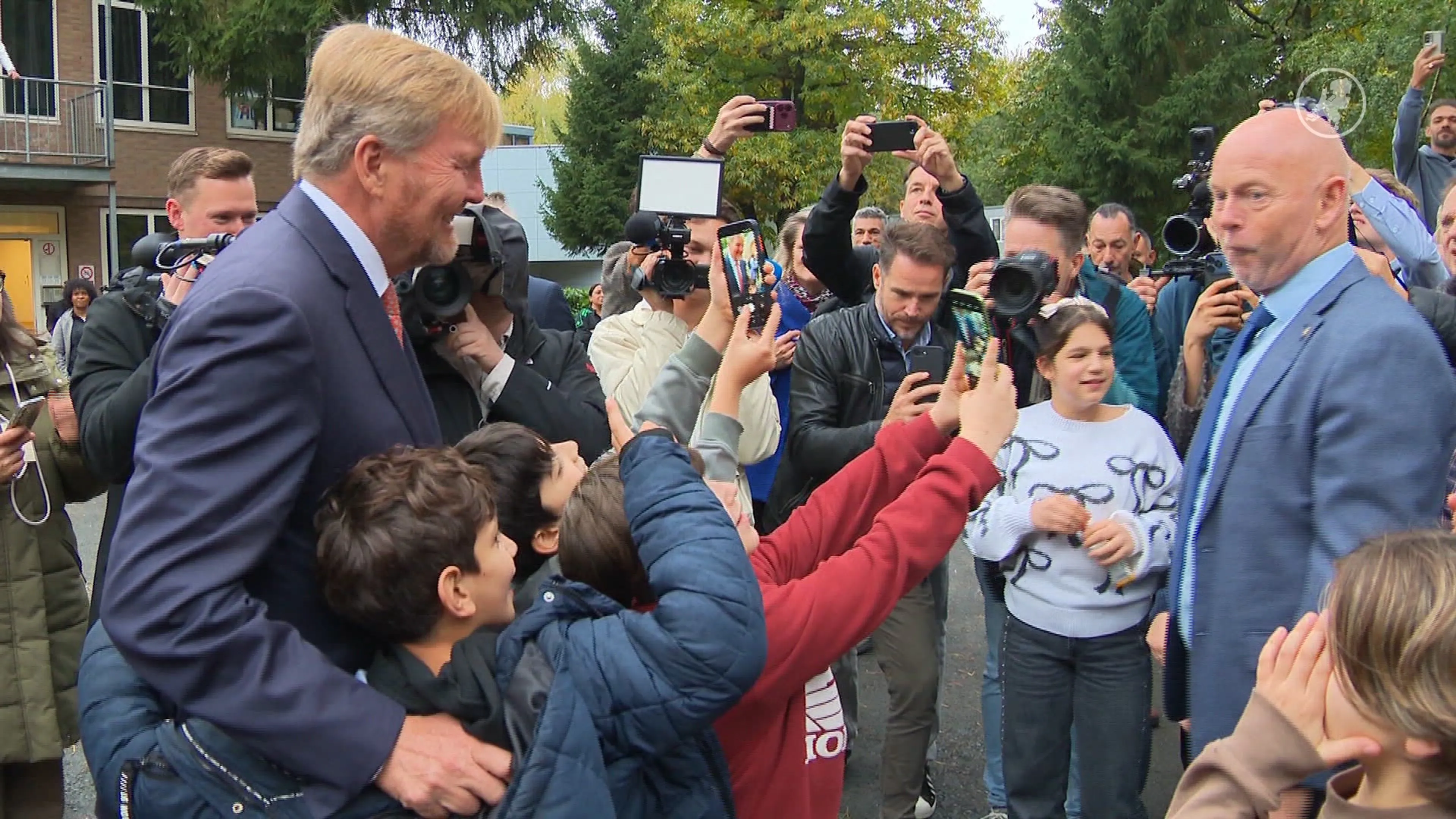 Koning Willem Alexander bezoekt een van de oudste azc's van Nederland