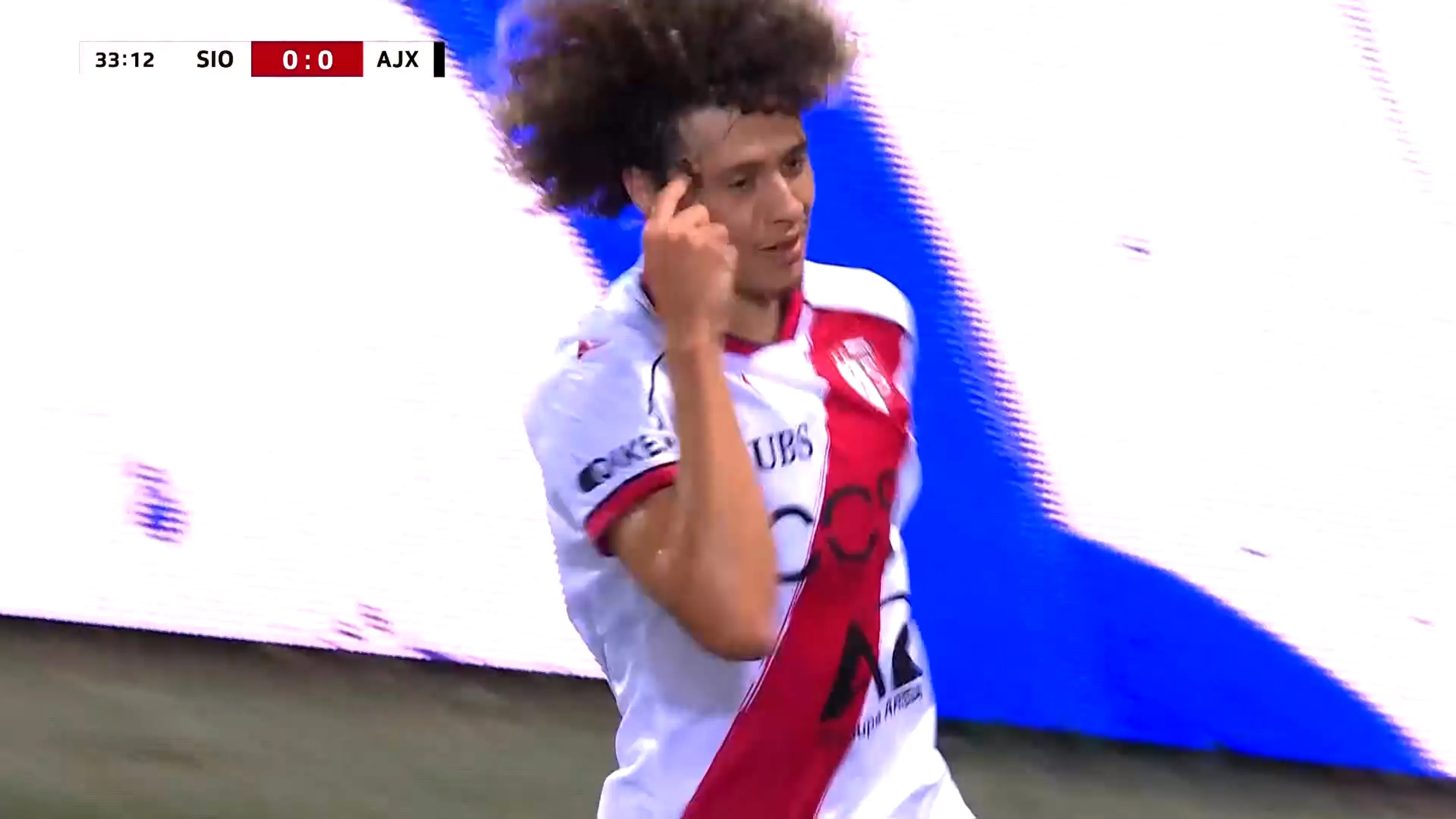 Surdez zet FC Sion op voorsprong tegen Ajax