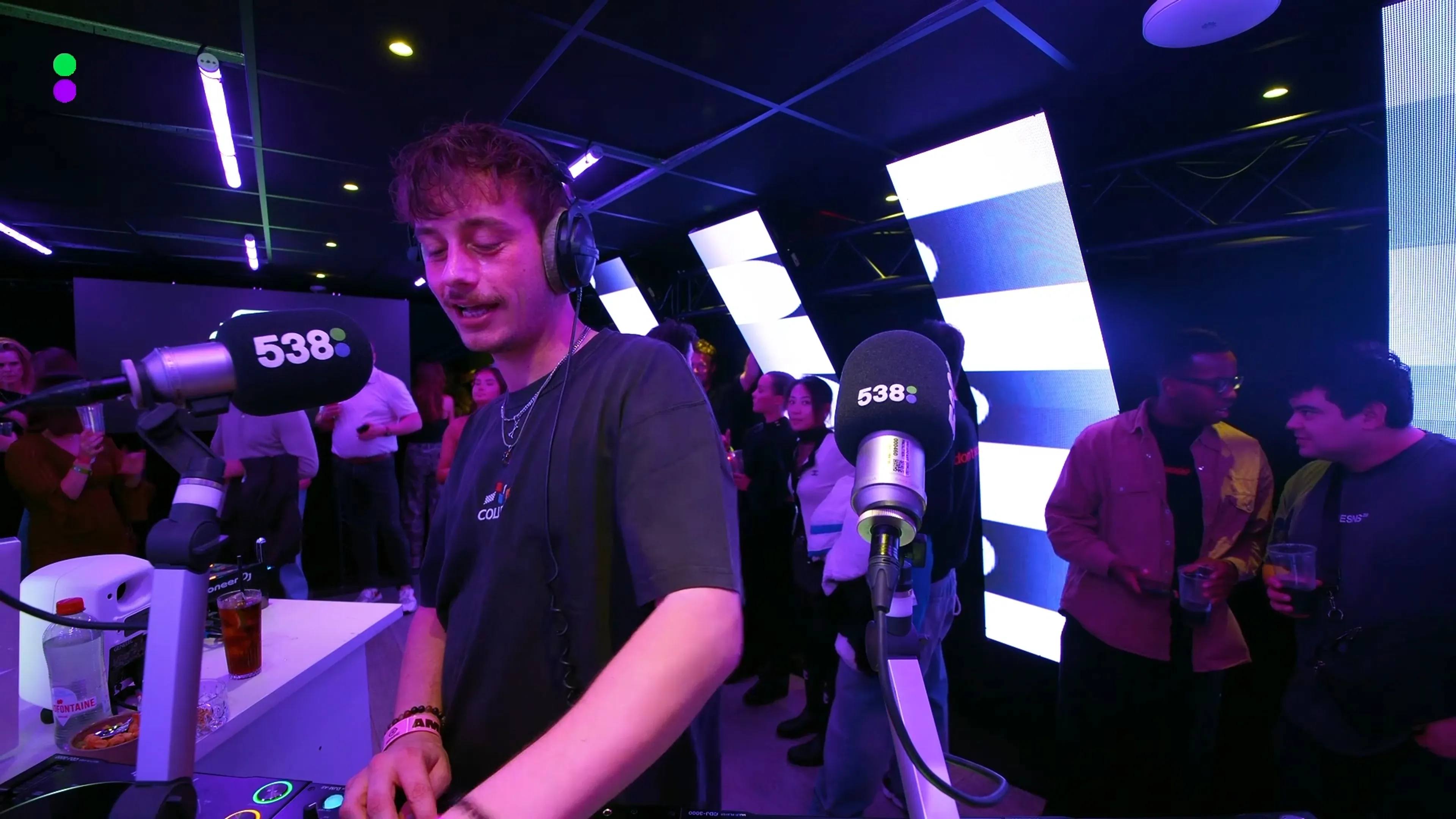 Benwal schoof aan in de 538 studio vanaf AMF!