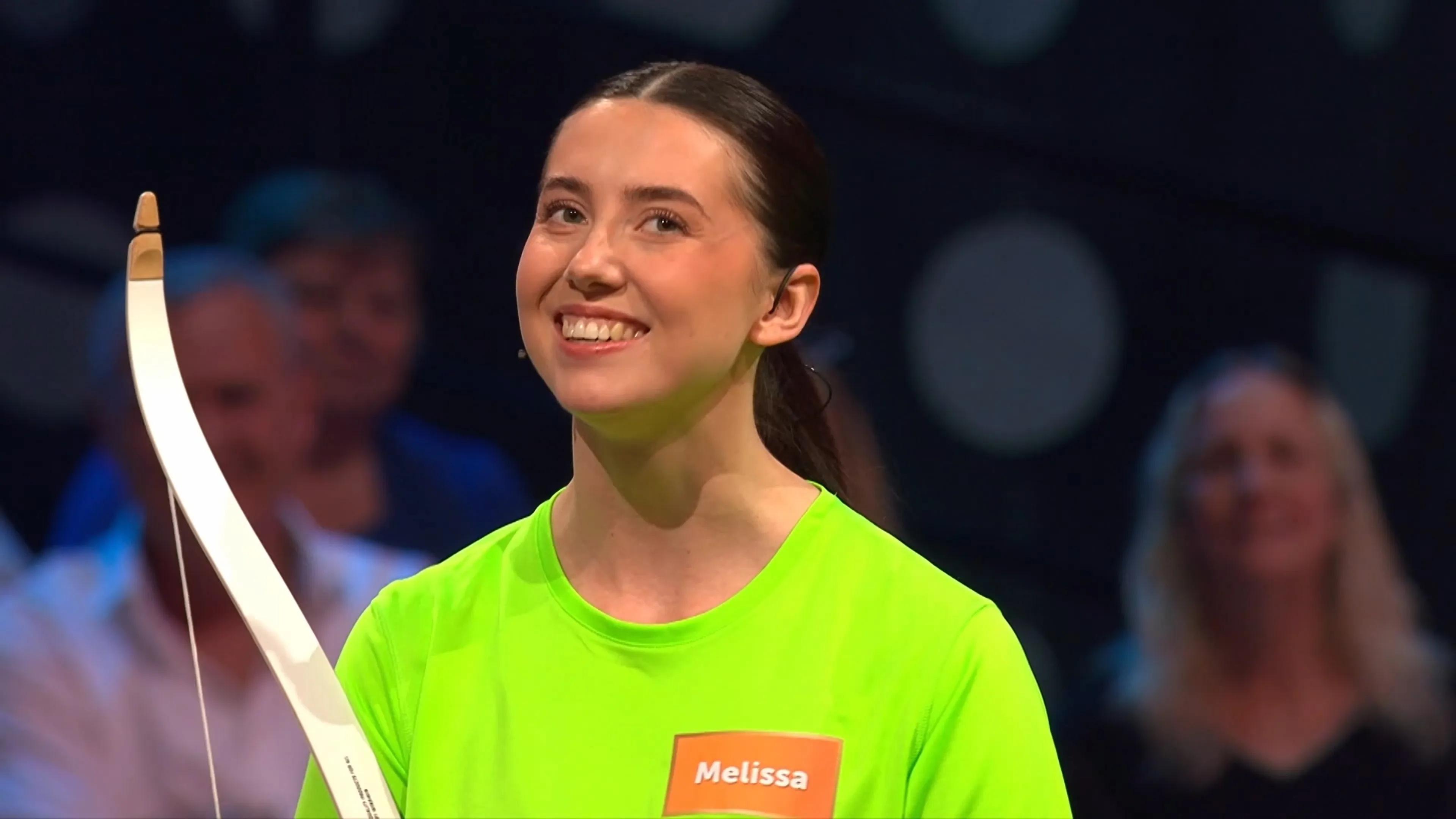 Deelnemer Melissa zingt 'Que sera sera' in De Staatsloterij Show