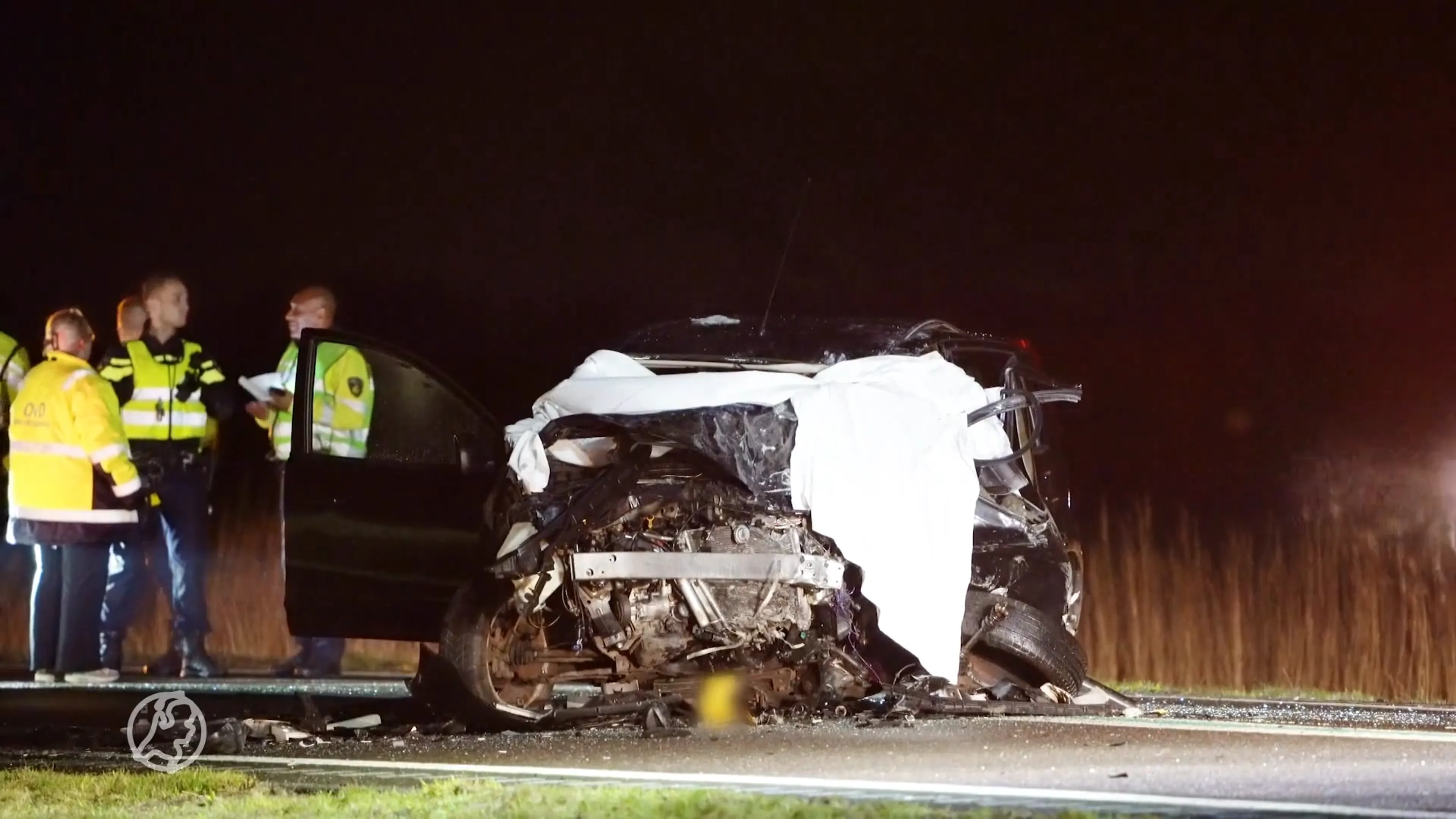 Twee personen overleden bij ernstig ongeval Stadskanaal, auto belandt in sloot