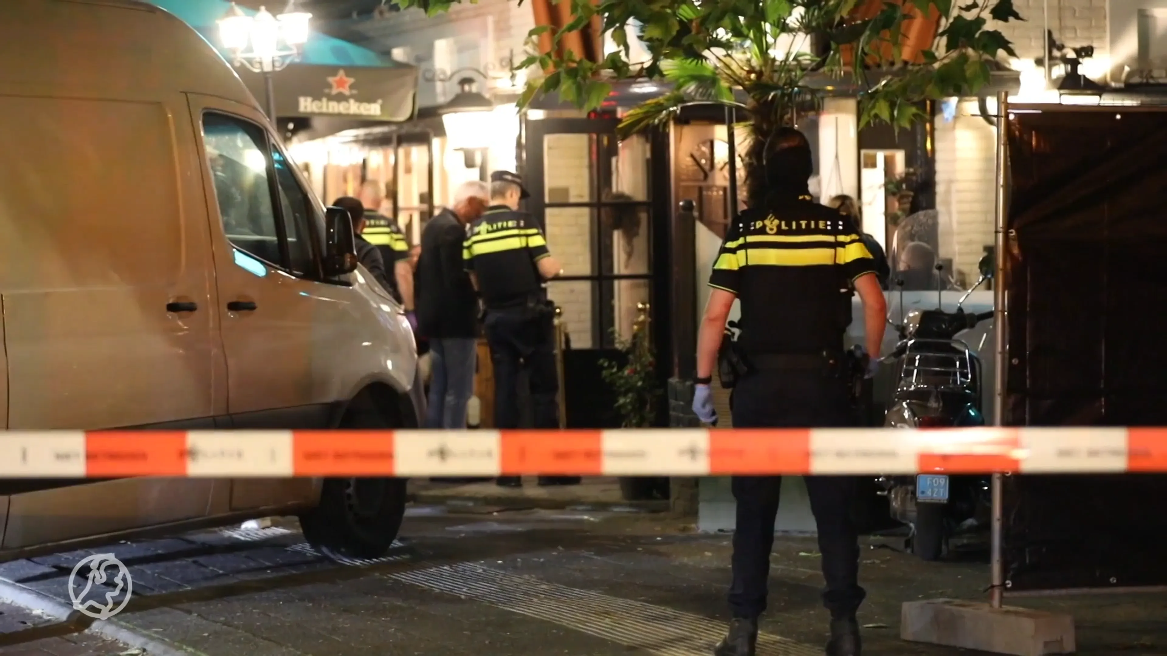 Arrestatieteam valt vol restaurant in Hilversum binnen
