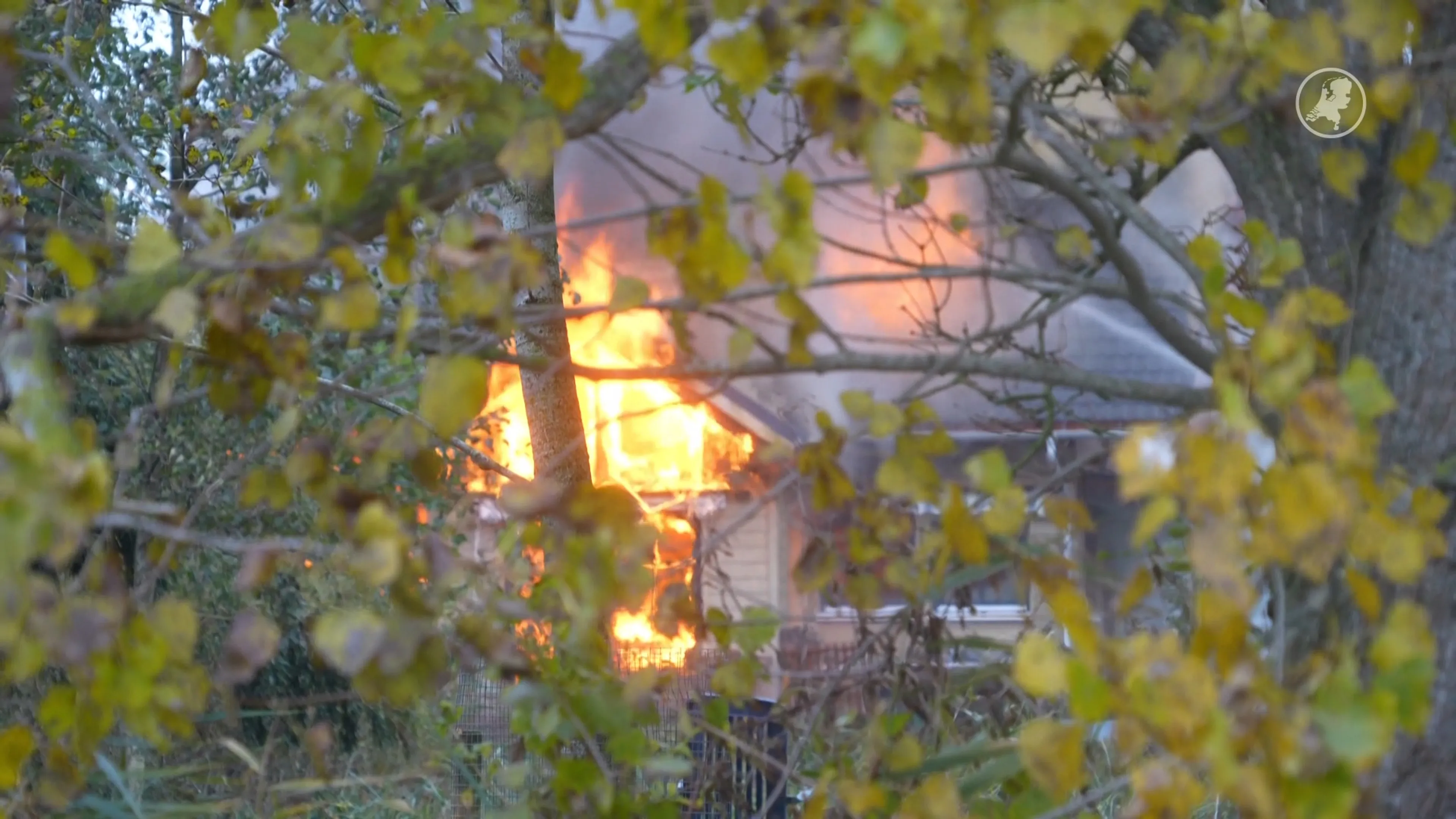 Felle uitslaande woningbrand in Kamperveen