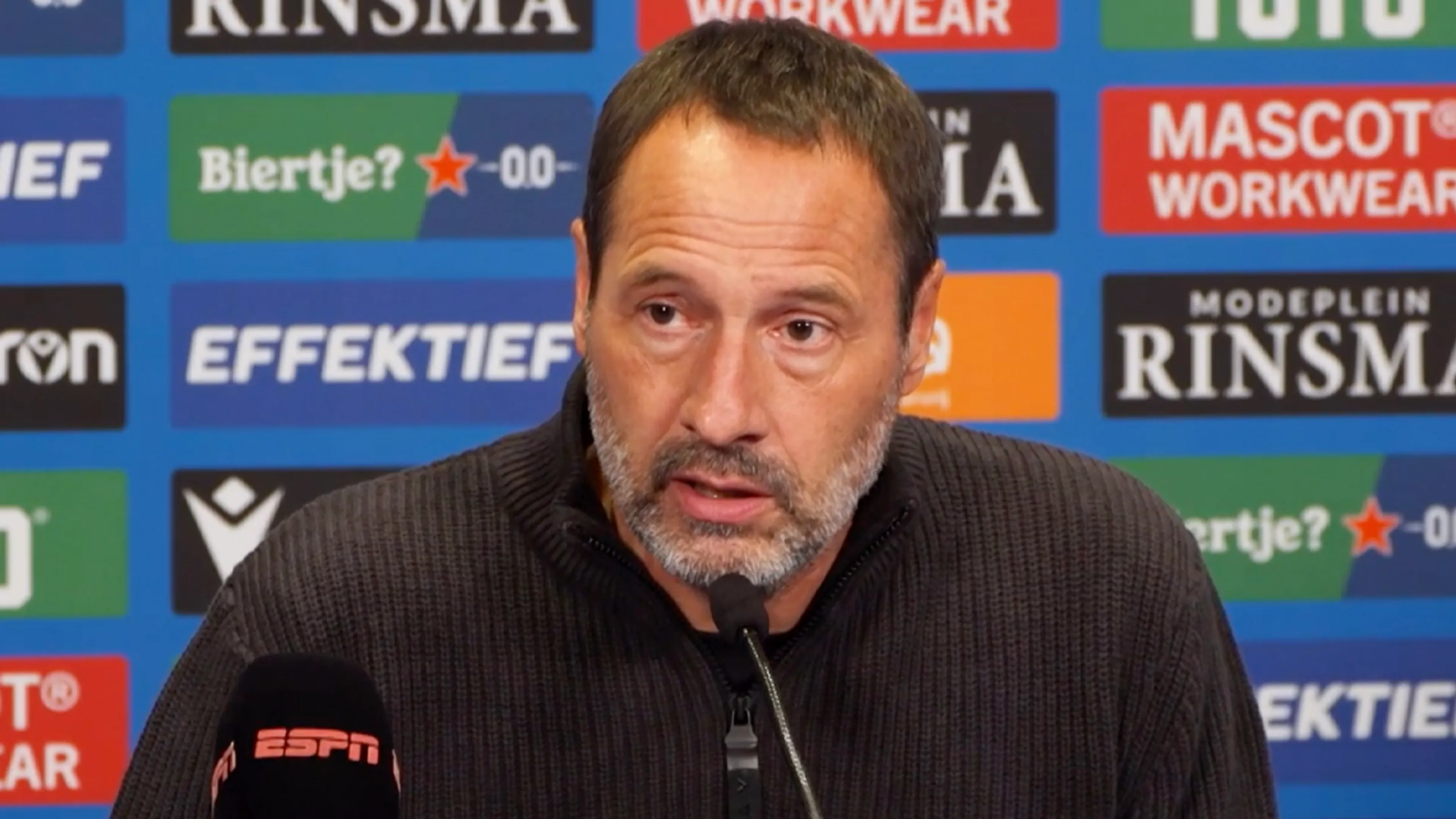 Van 't Schip verrast door gebrek aan doellijntechnologie: 'Met de VAR weet je dat het lastig is'
