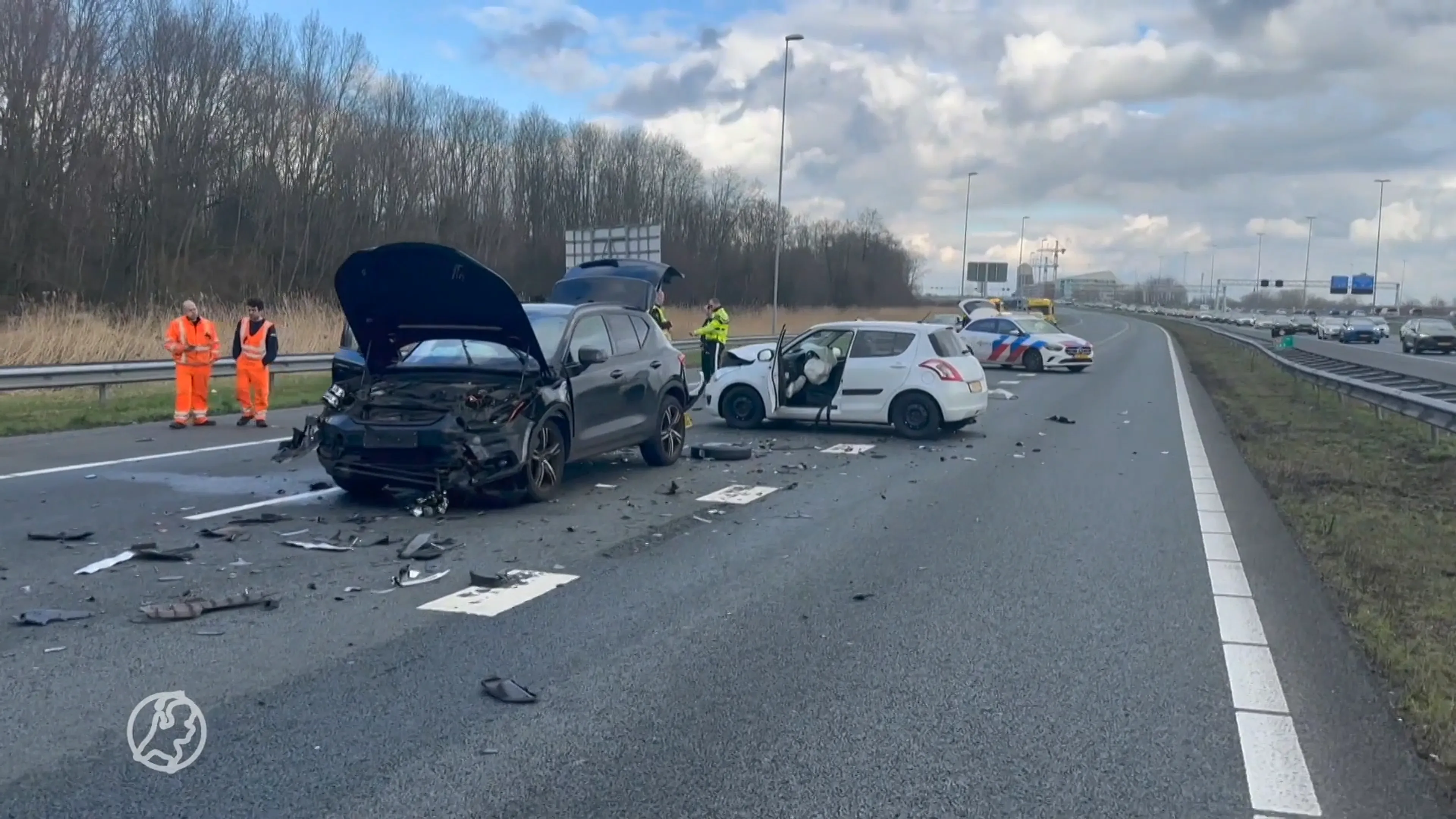Flinke schade en meerdere gewonden bij ongeval op A4 bij Zoeterwoude