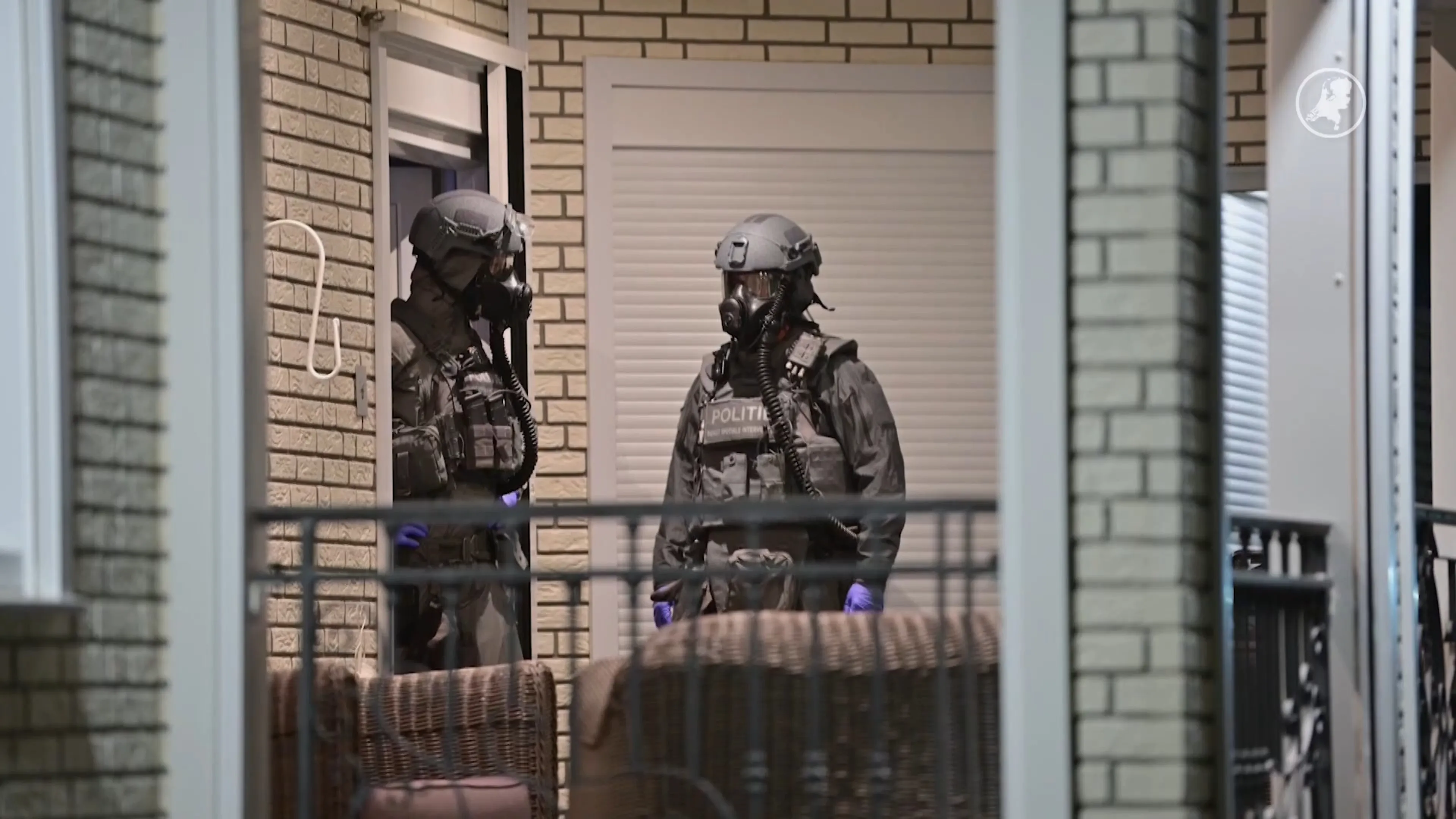 Wapens en drugsmaterialen gevonden bij inval in Waalre