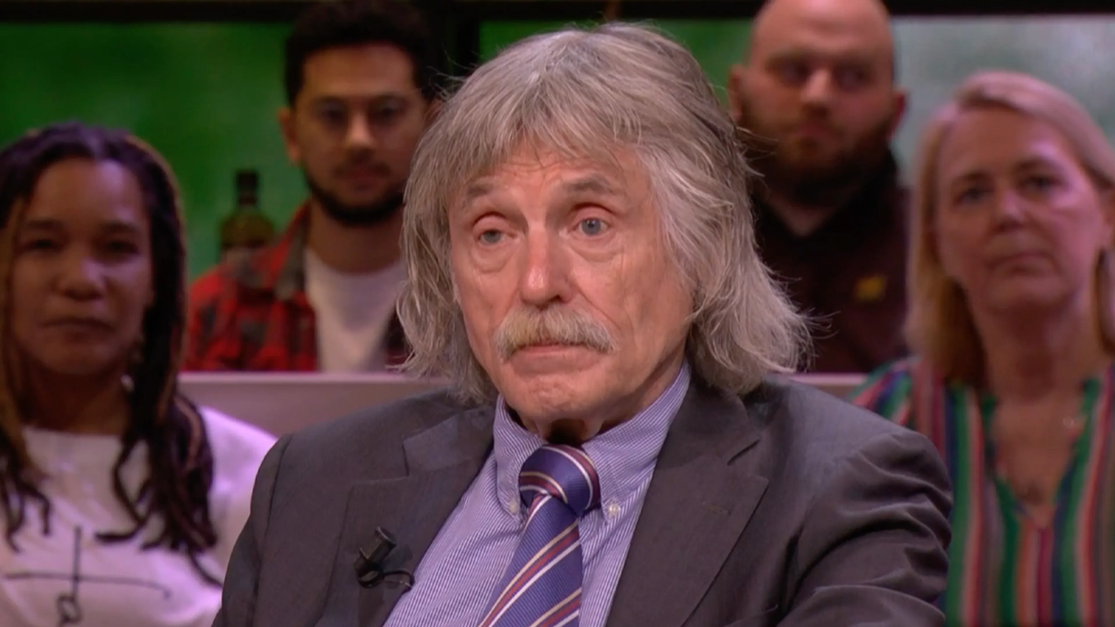 Johan prijst voetbalanalist: 'Steekt er met kop en schouders bovenuit!'